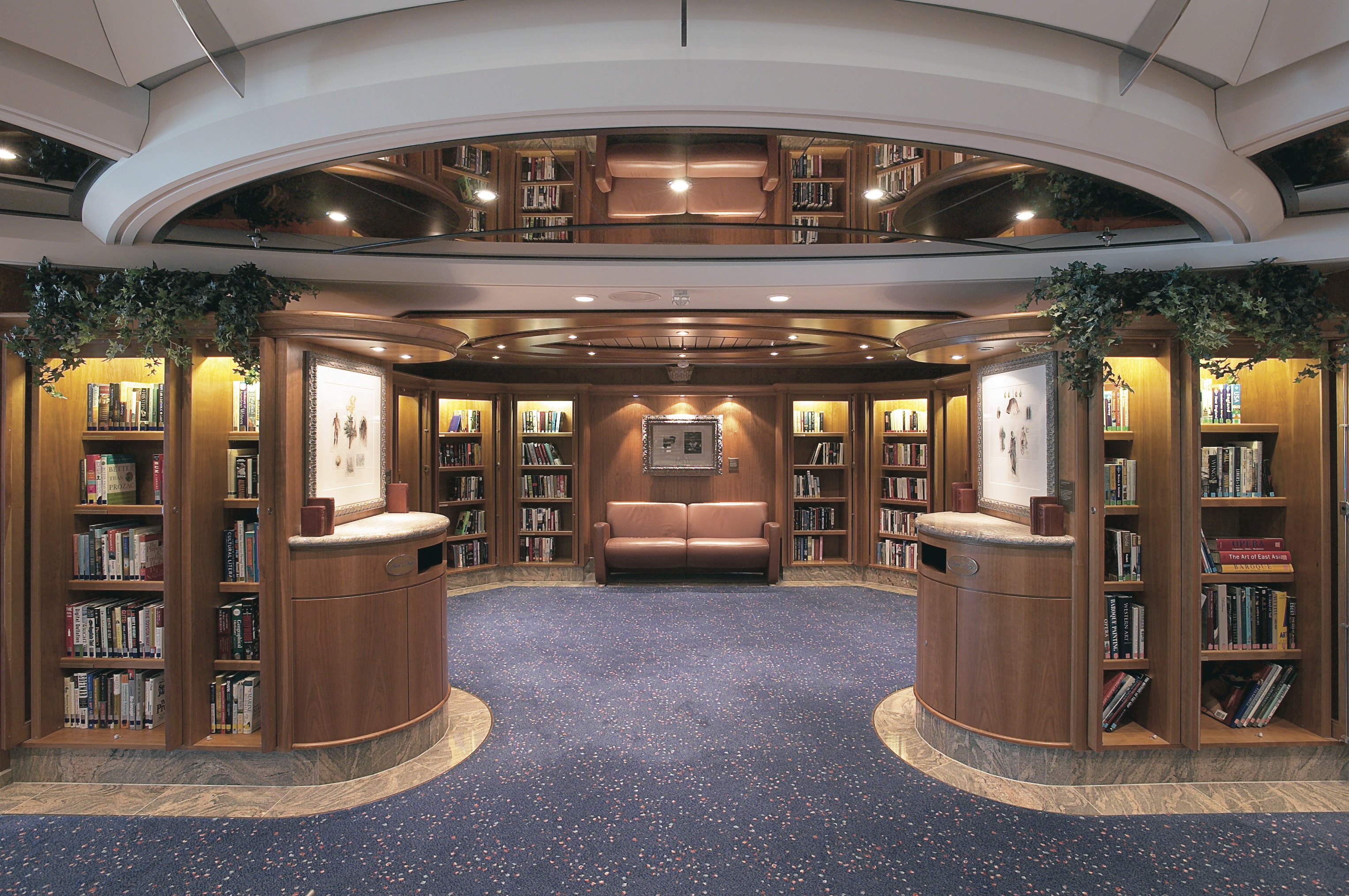 Symphony of the Seas - Library and Card Room