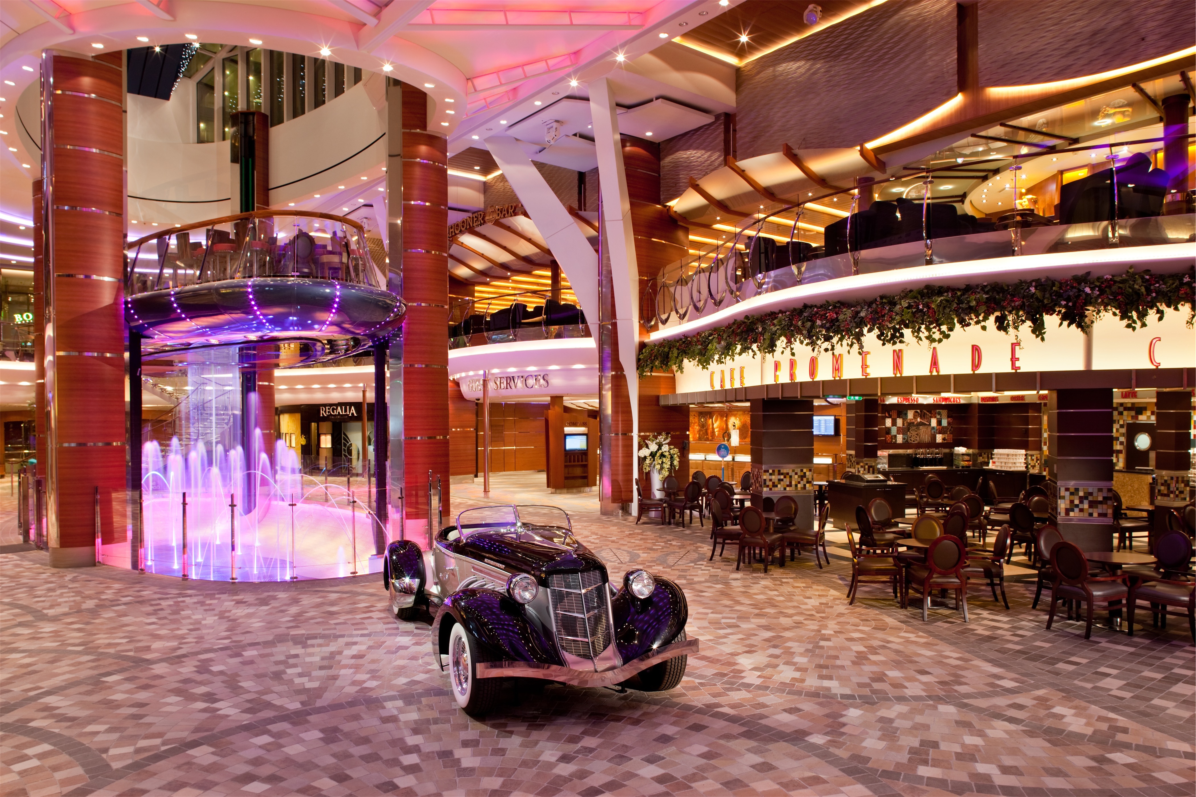 Harmony of the Seas - Rising Tide Bar