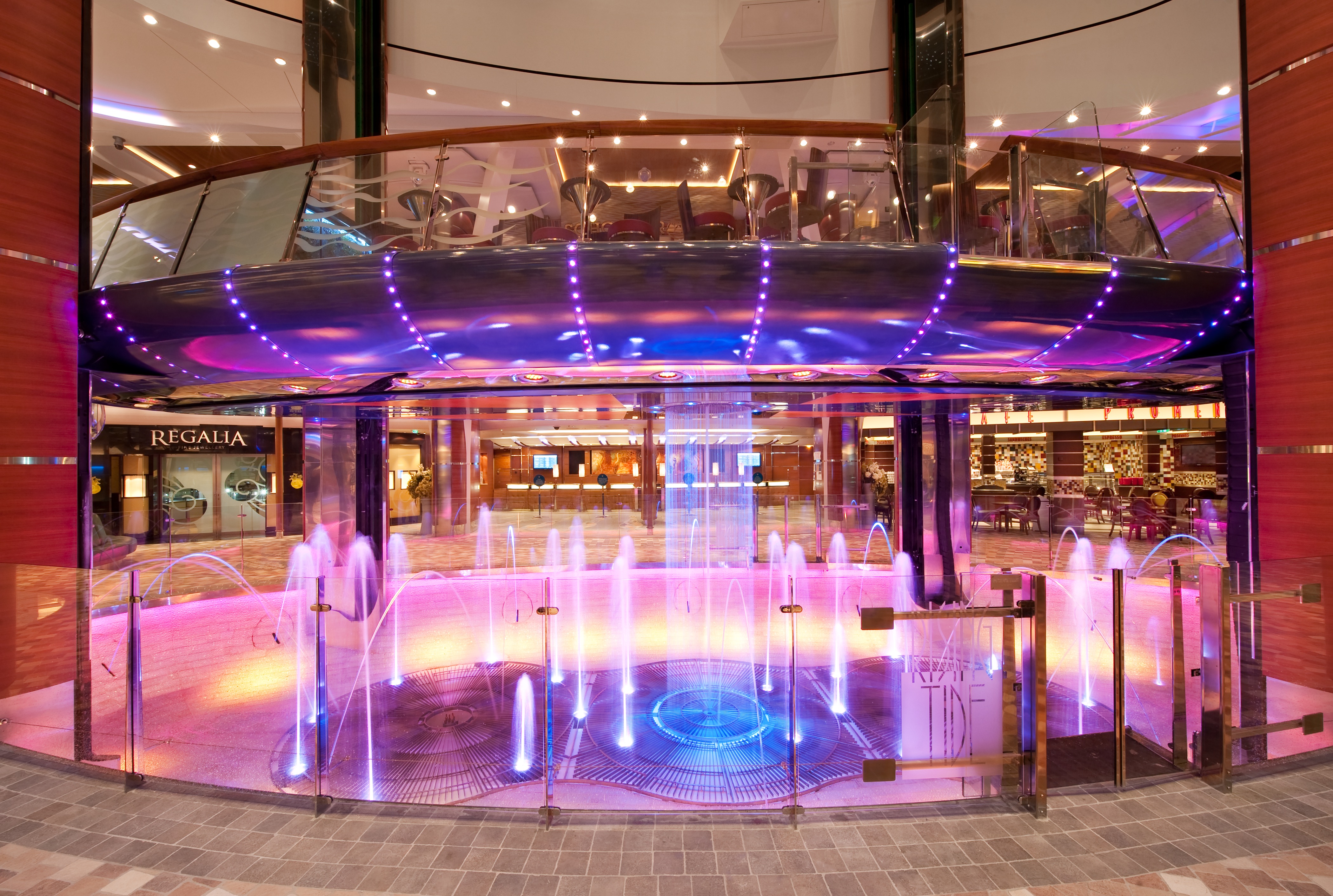 Harmony of the Seas - Rising Tide Bar