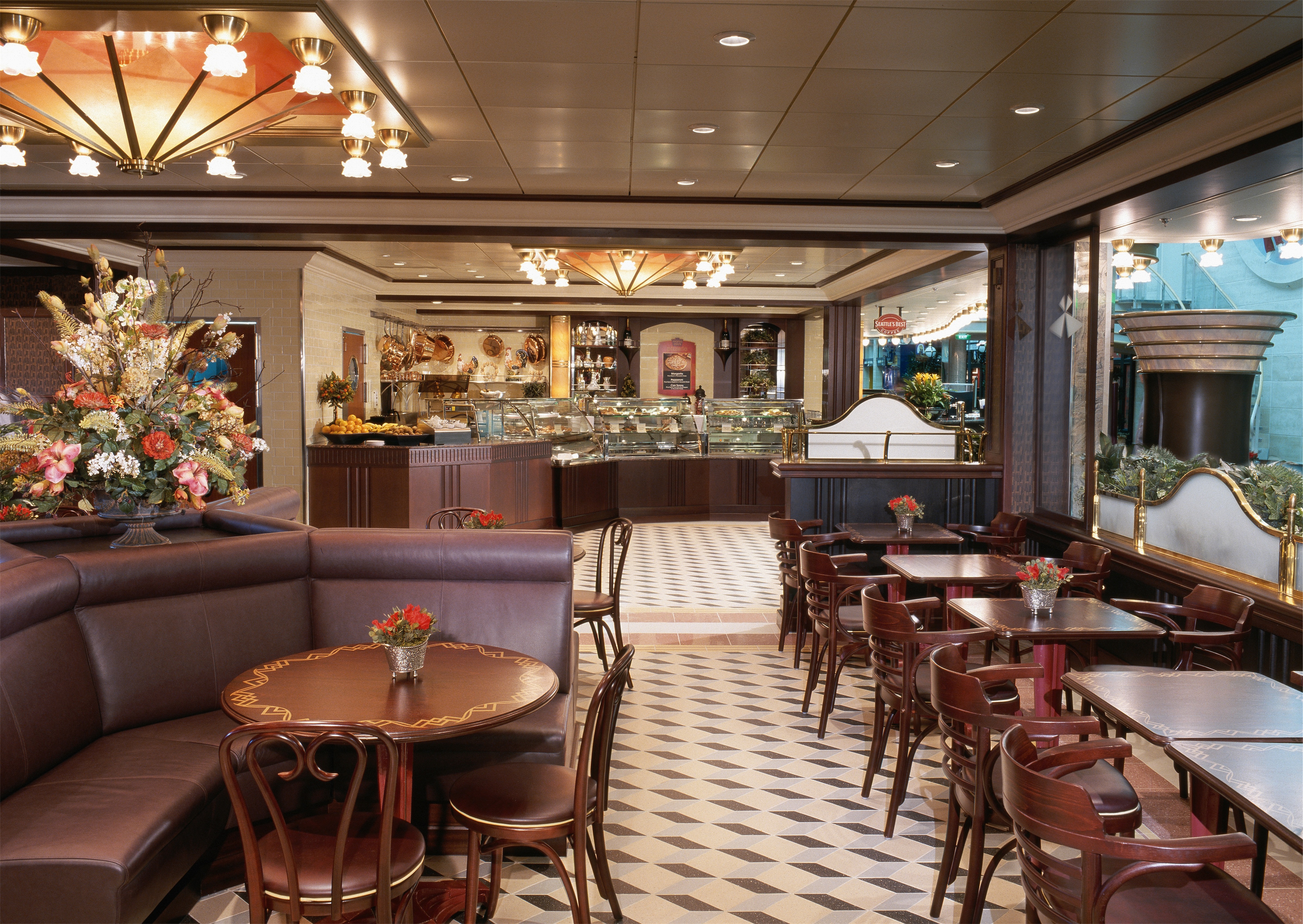 Mariner of the Seas - Cafe Promenade