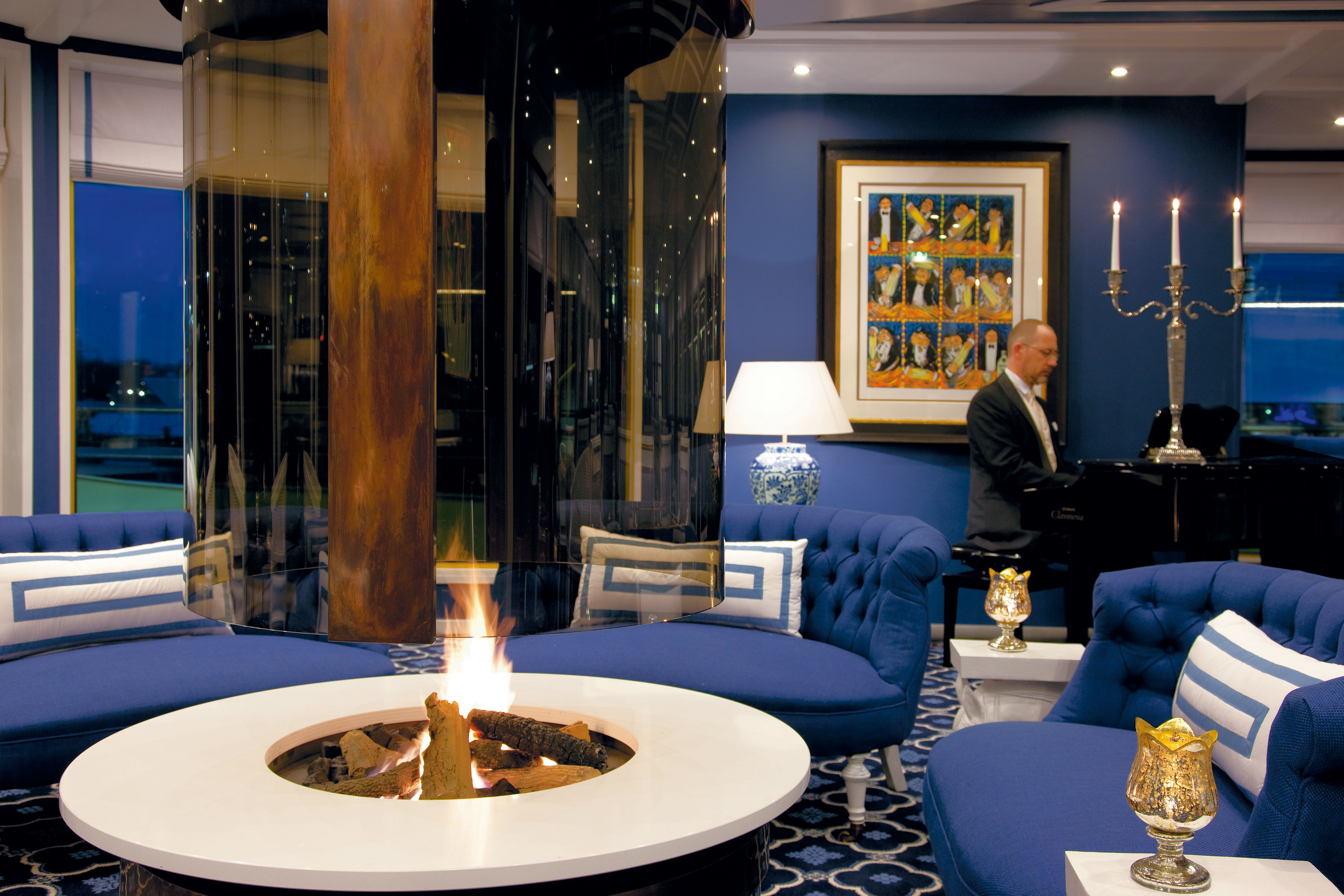 Main Lounge on River Queen