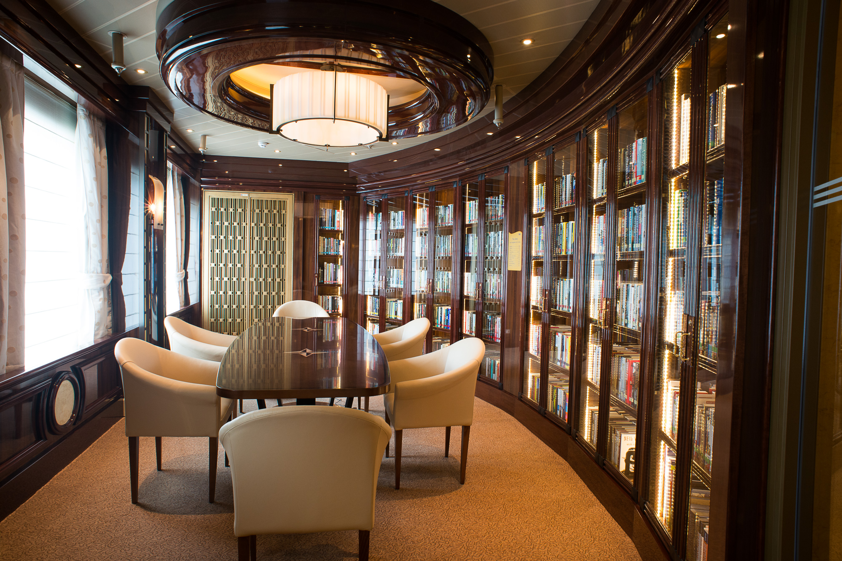 Regal Princess - Internet Cafe & Library