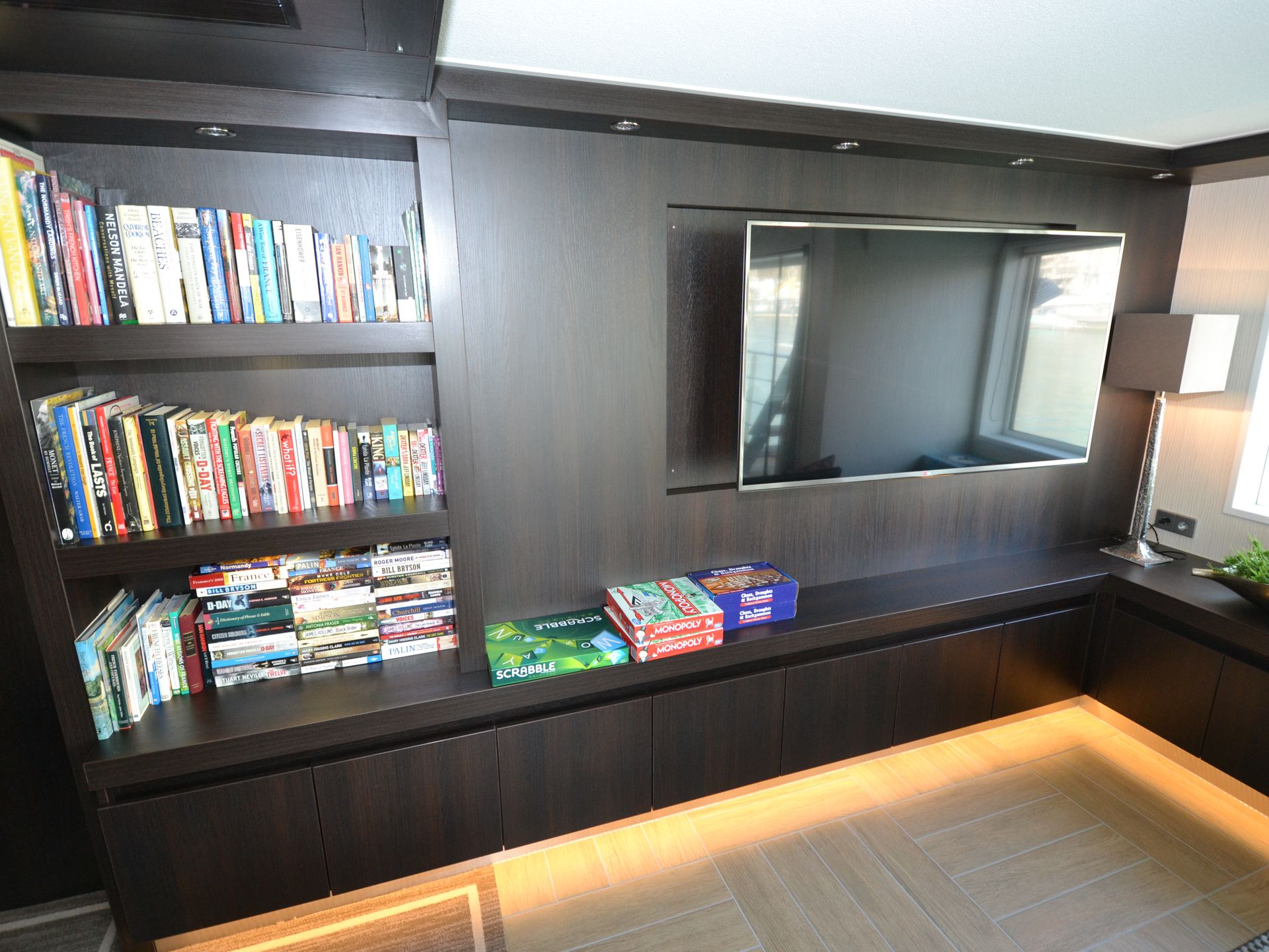 Avalon Waterways Avalon Expression Interior Library.jpg
