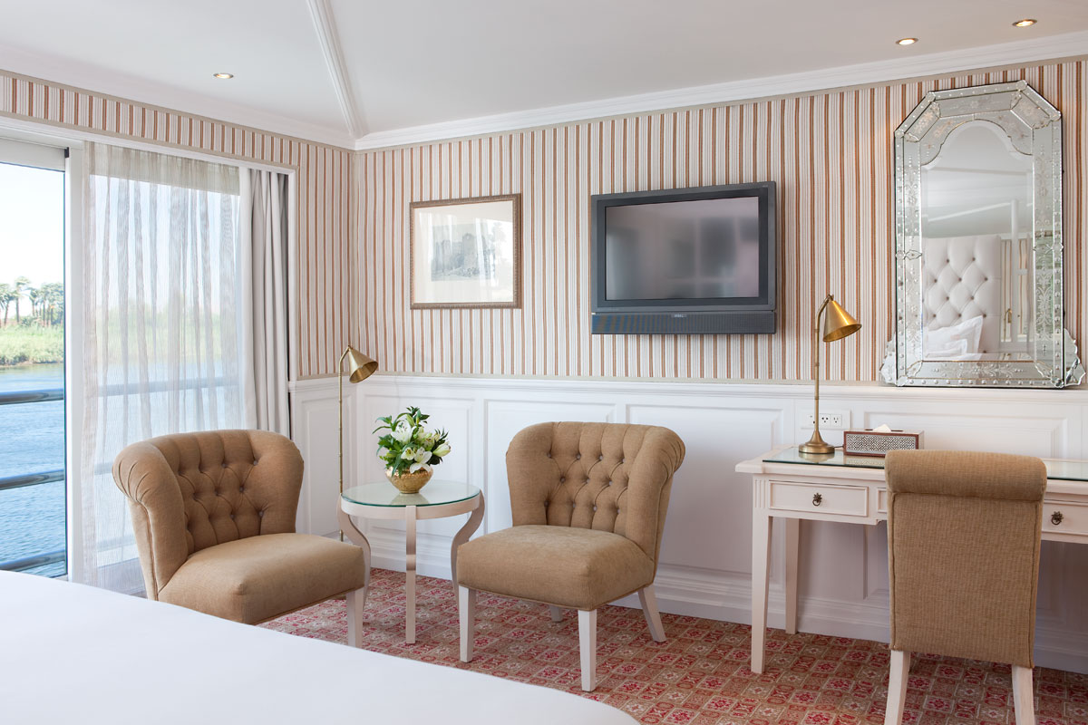 UNIWORLD Boutique River Cruises River Tosca Accommodation Suite Category 1 2.jpg