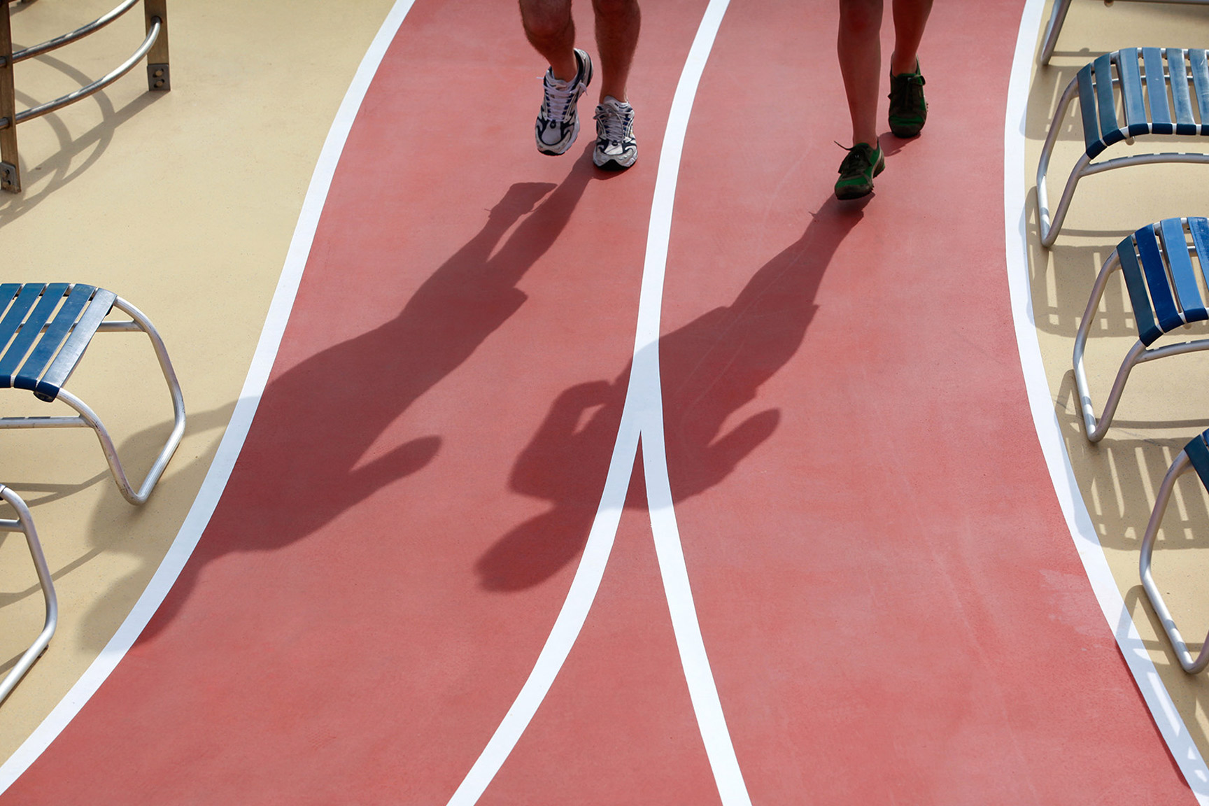 Symphony of the Seas - Running Track