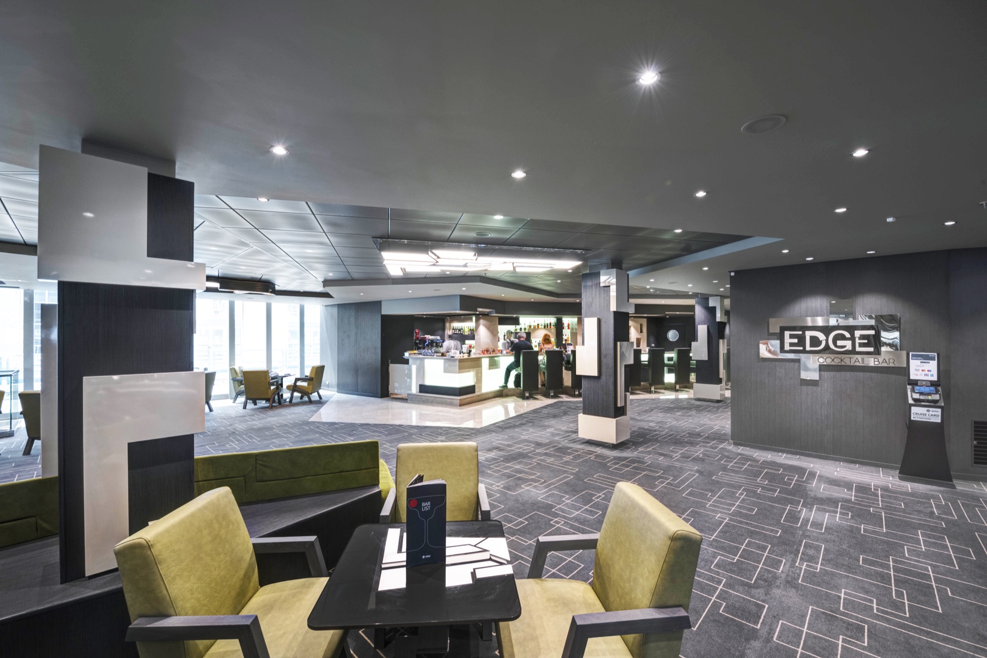 Edge - Cocktail Bar