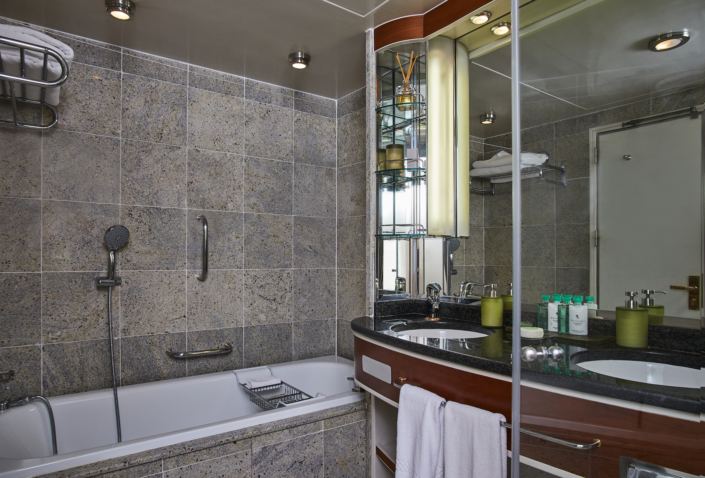 Classic Veranda Suite