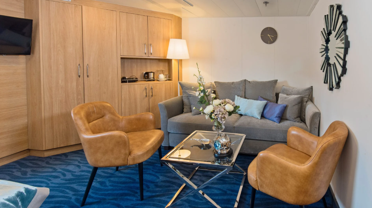 Expedition Suite | Mini Suite on upper decks for up to 4 travellers