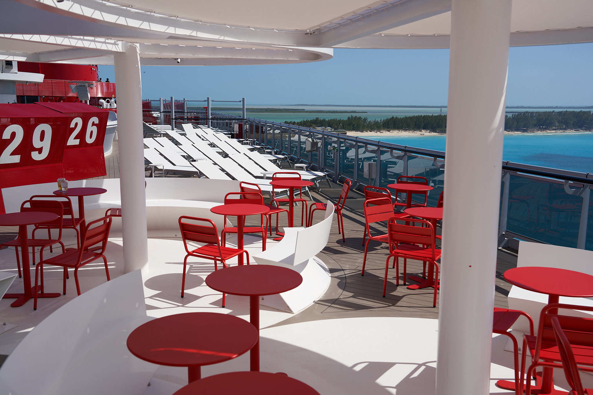 Sun Club Cafe 