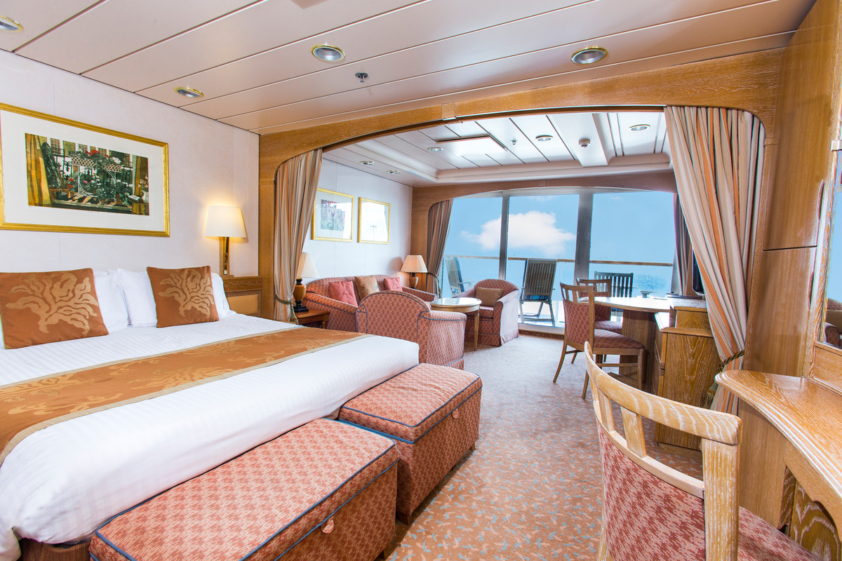 P&O Cruises Aurora Mini Suite 1.jpg