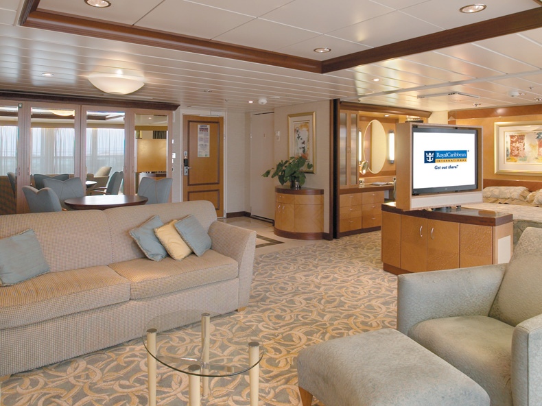 Explorer of the Seas: Owner’s Suite - 1 Bedroom