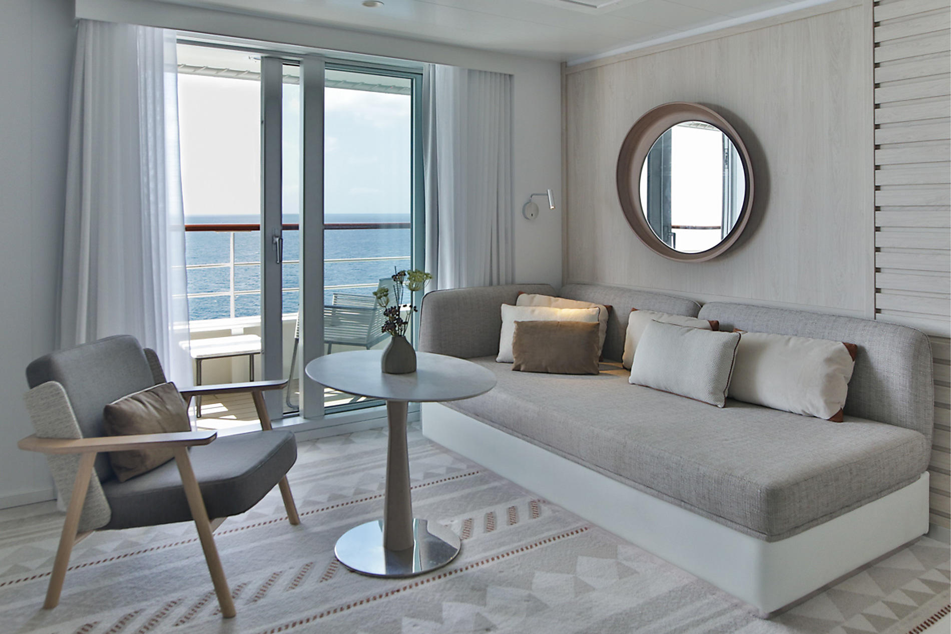 Ponant Le Dumont d-Urville Privilege Suite 1.jpg