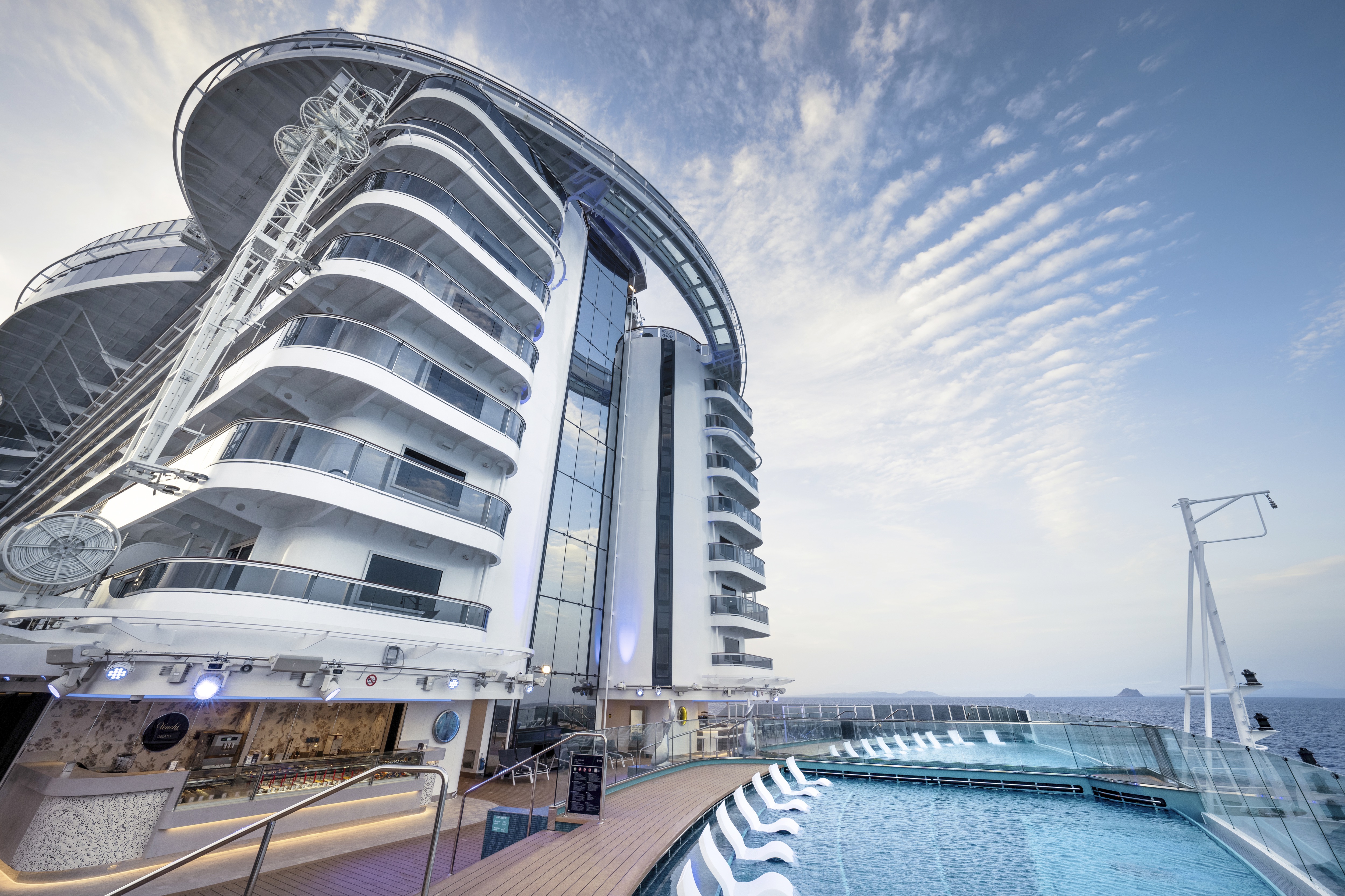 Infinity Pool & Whirlpool.