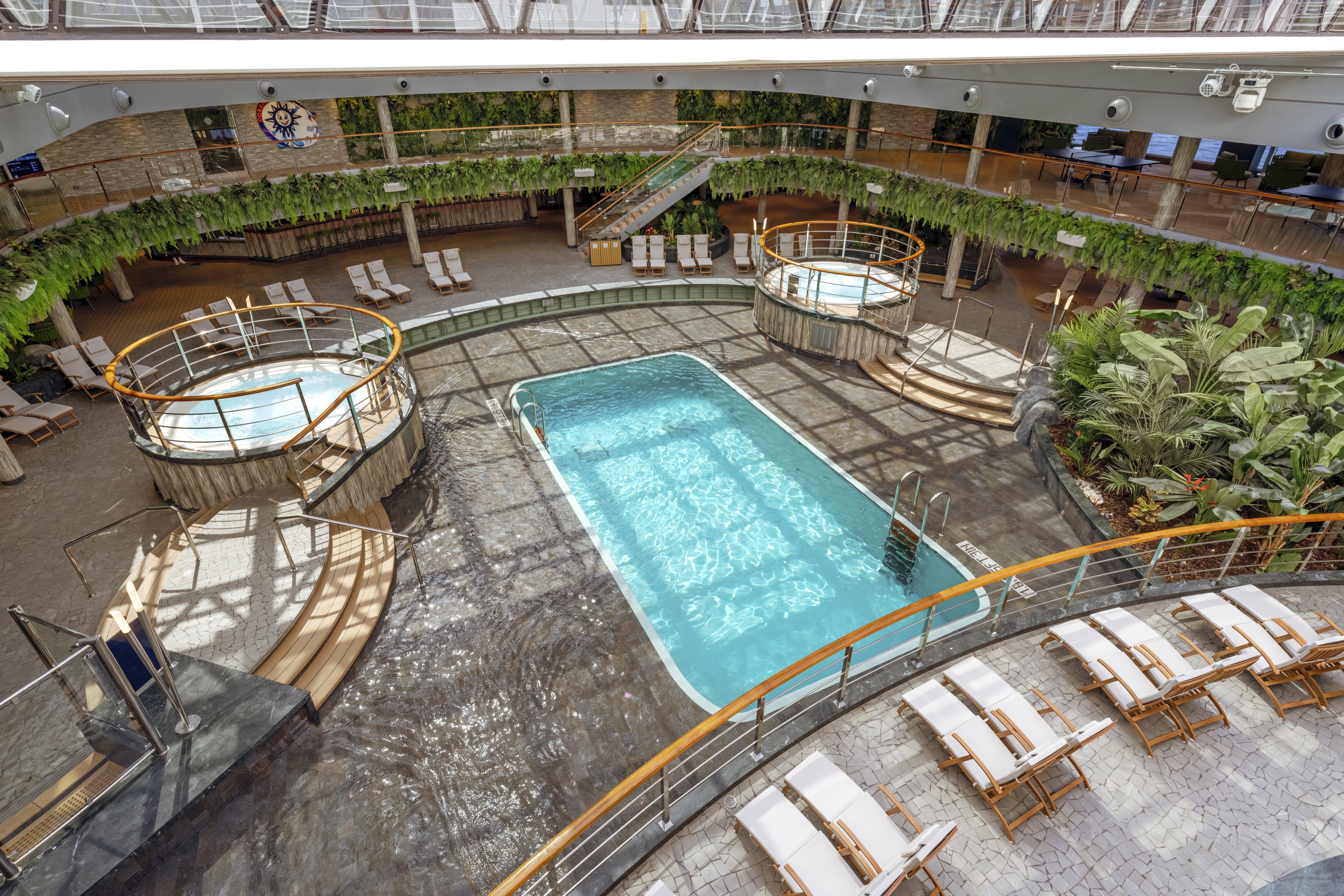 Jungle Pool Lounge