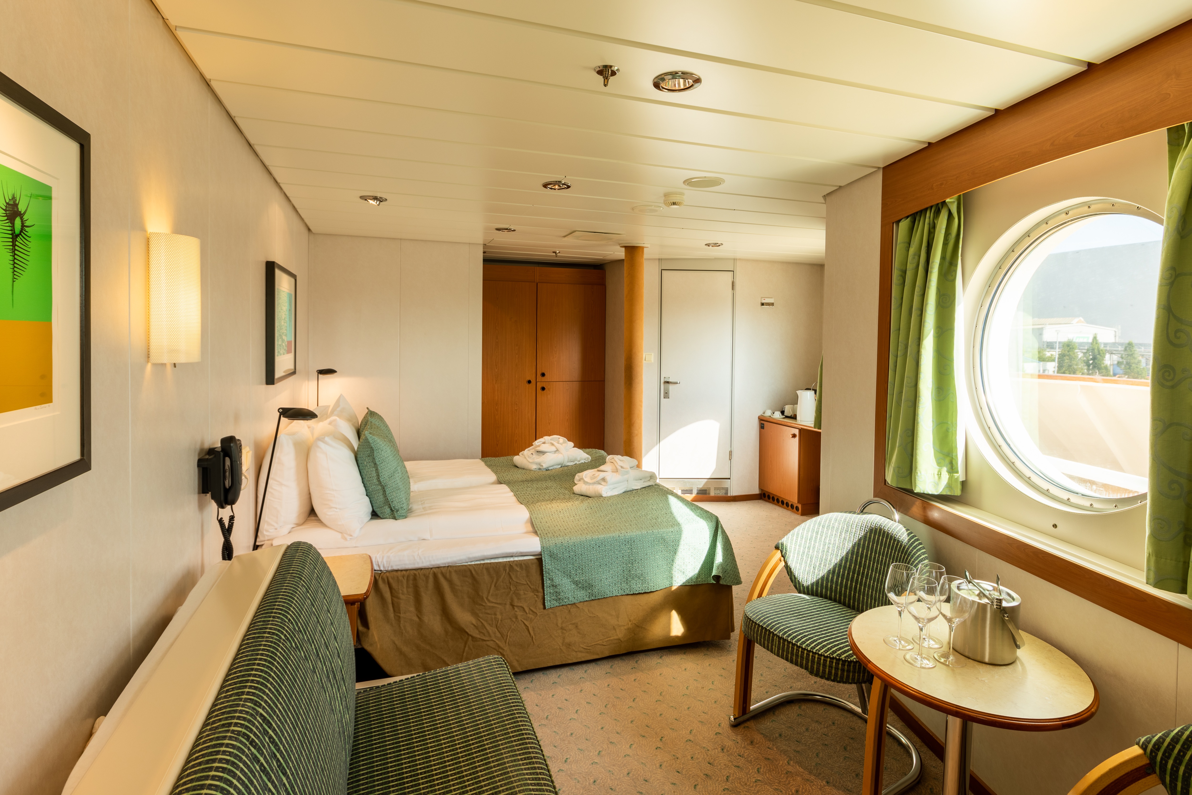 Expedition Suite | Mini Suite on middle or upper deck