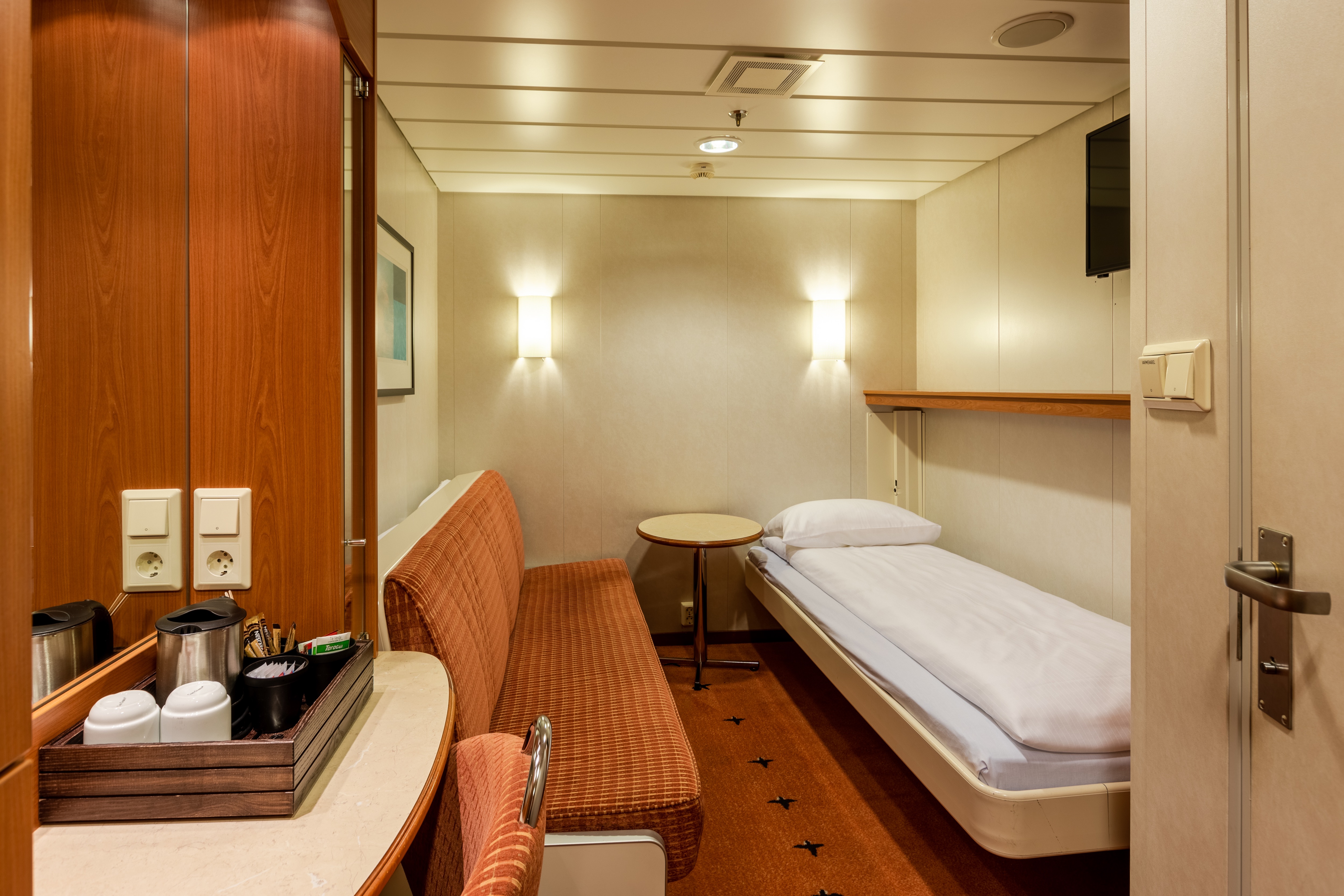 Polar Inside | Upper deck for up to 2 travellers