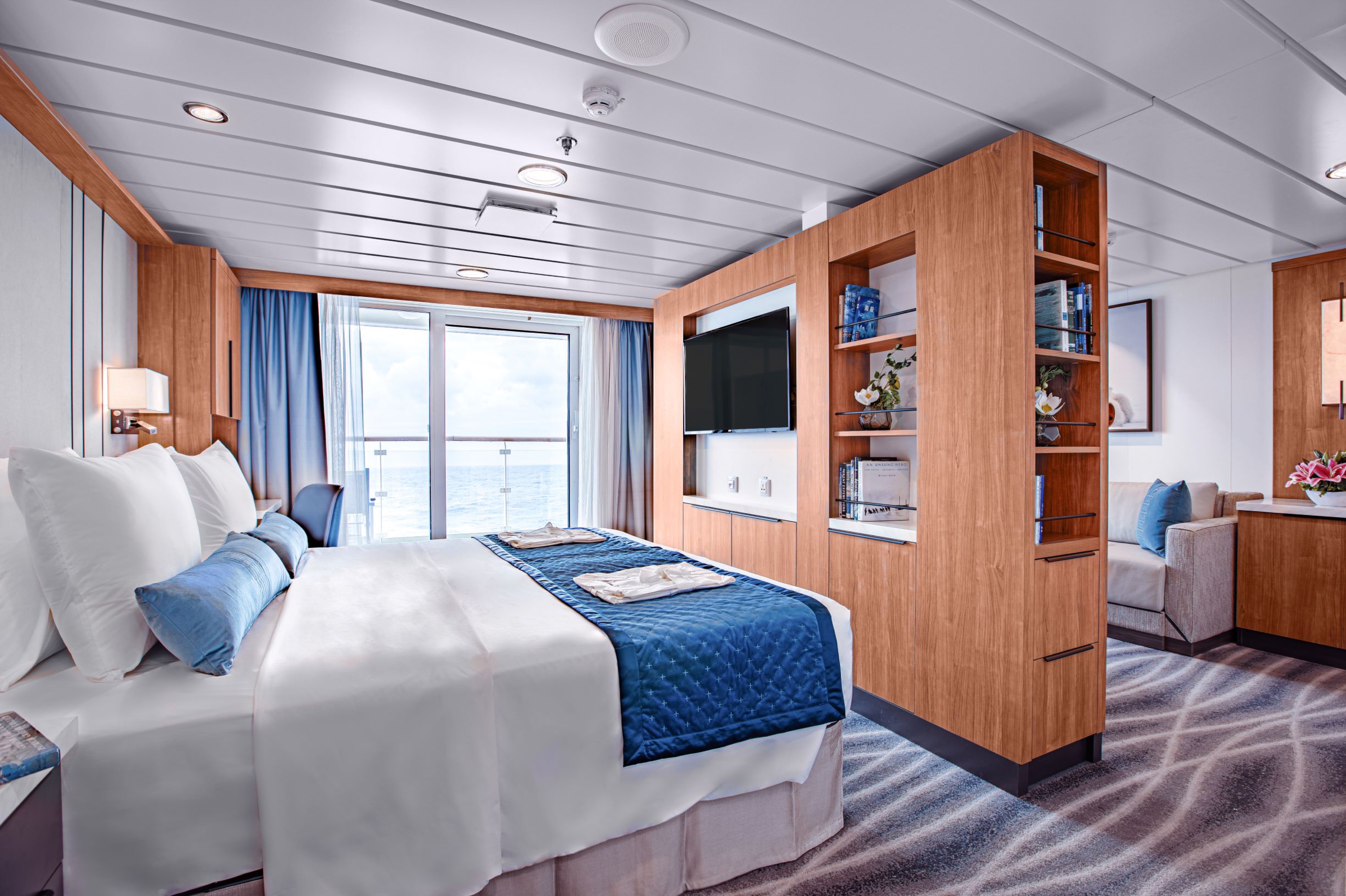Albatros Expeditions Ocean Victory Category_A_Junior_Suite_3.jpeg