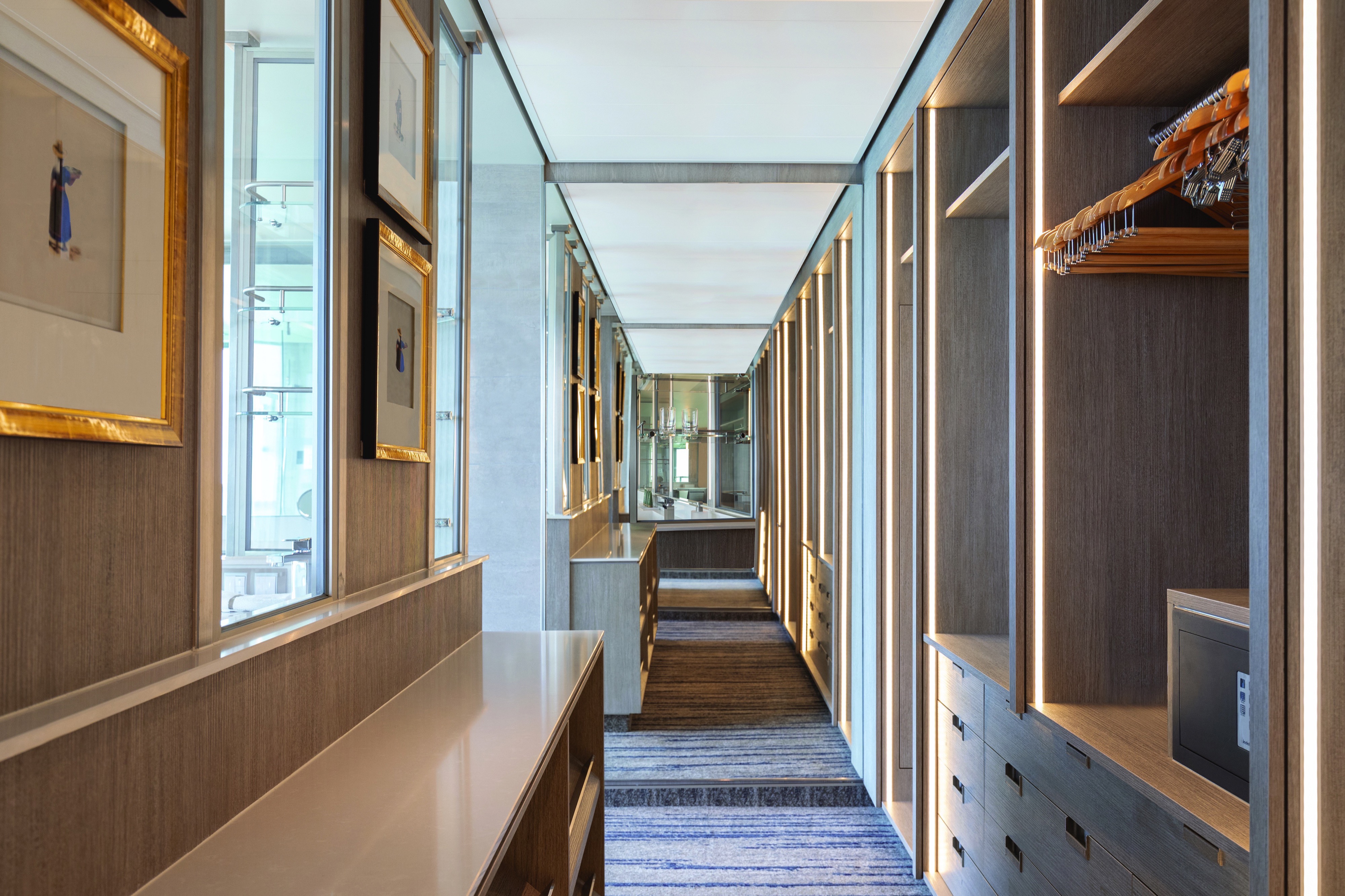Suite cabin