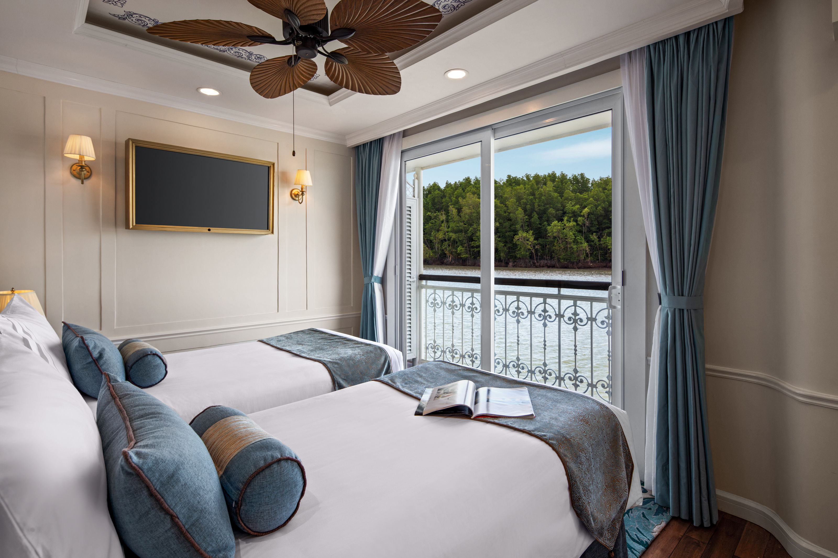 Uniworld Boutique Mekong Jewel Suite 3