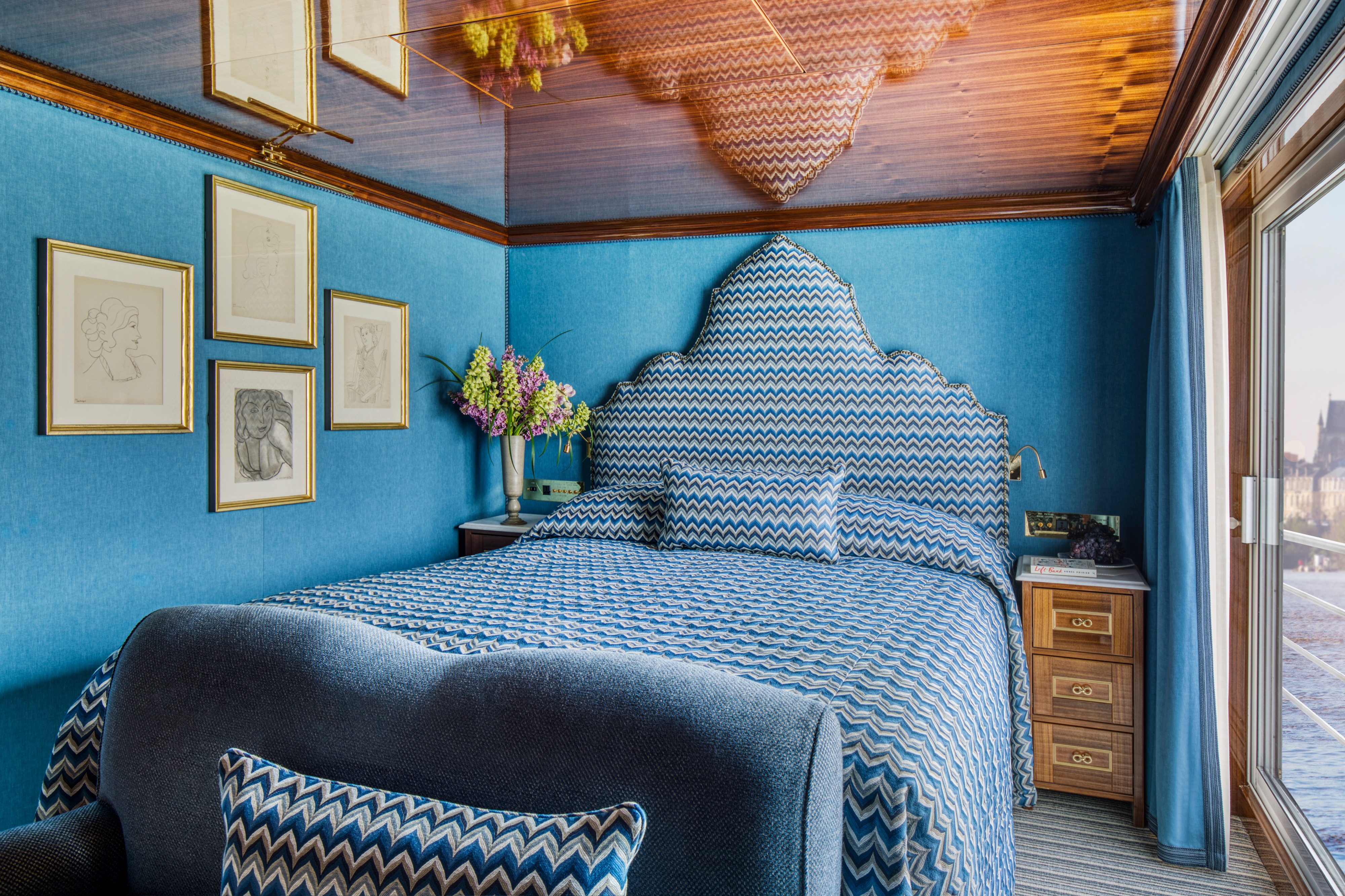 Uniworld Boutique S.S. Bon Voyage Suite 3.jpg