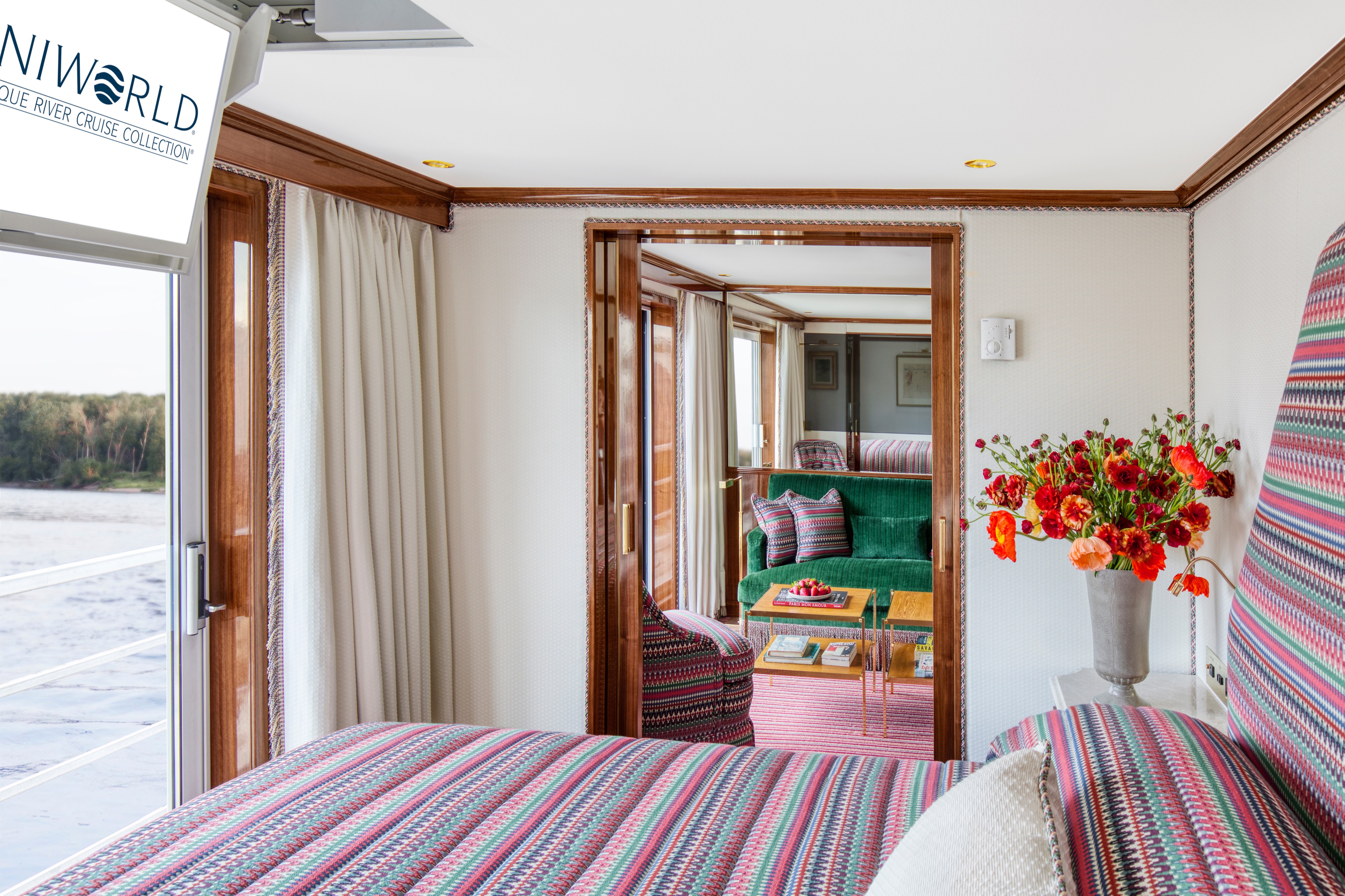 Uniworld Boutique S.S. Bon Voyage Grand Suite 0.jpg