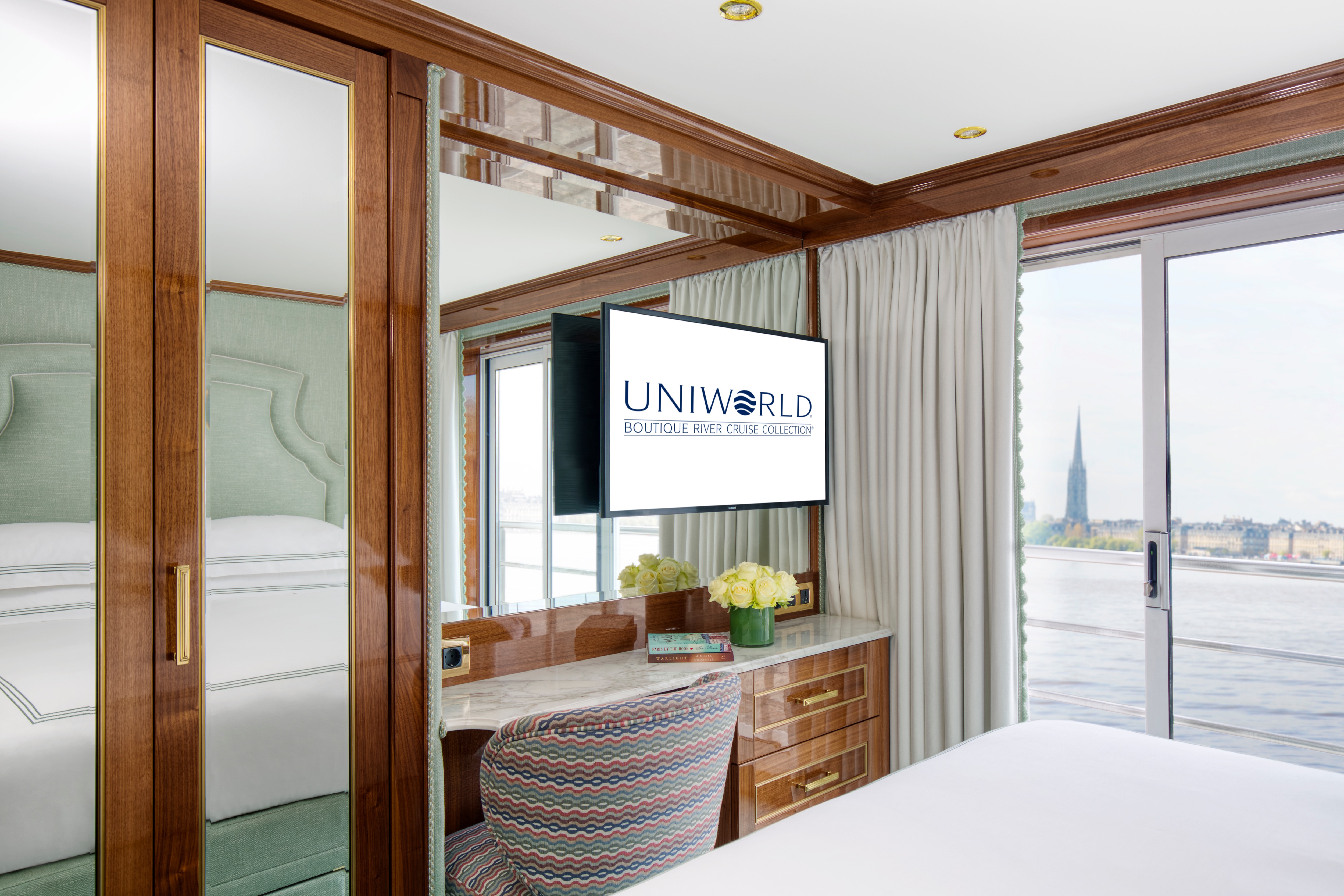 Uniworld Boutique S.S. Bon Voyage French Balcony 1.jpg