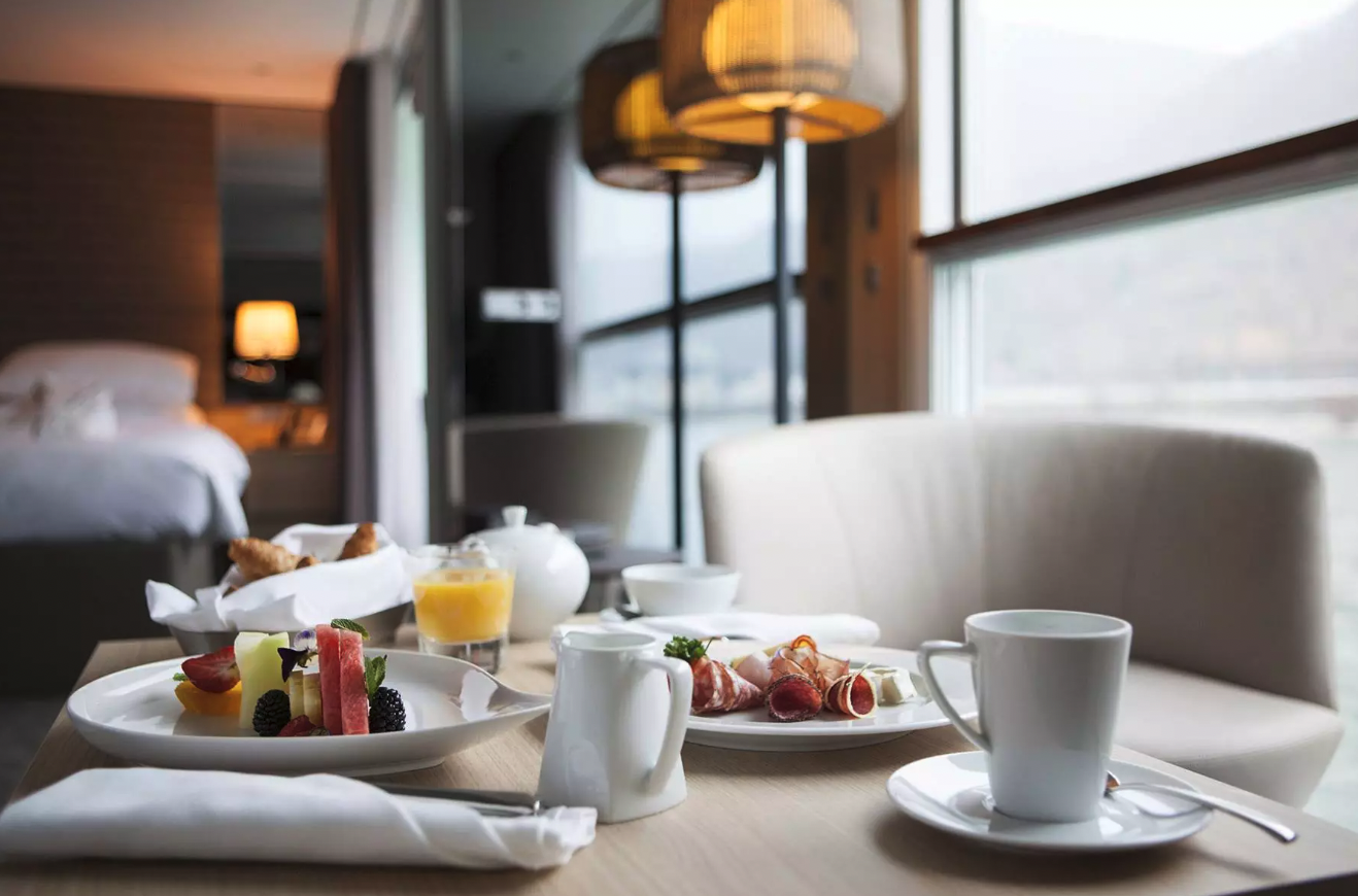 Scenic River Cruises Scenic Jewel Crystal Jade Royal Balcony Suite Room Service ©Scenic River Cruises.png