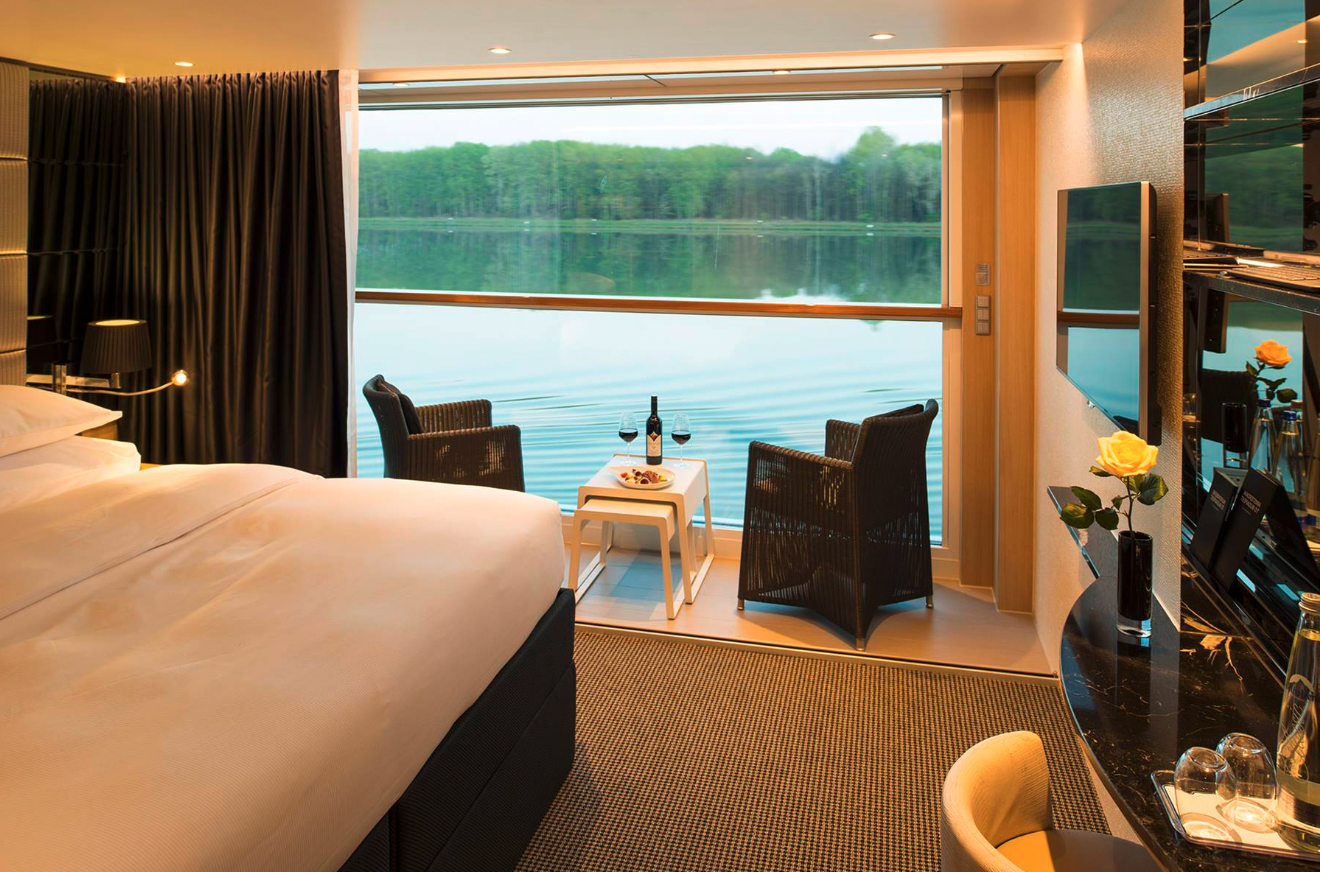 Scenic River Cruises Scenic Jewel Crystal Jade Deluxe Balcony Suite 1 ©Scenic River Cruises.png