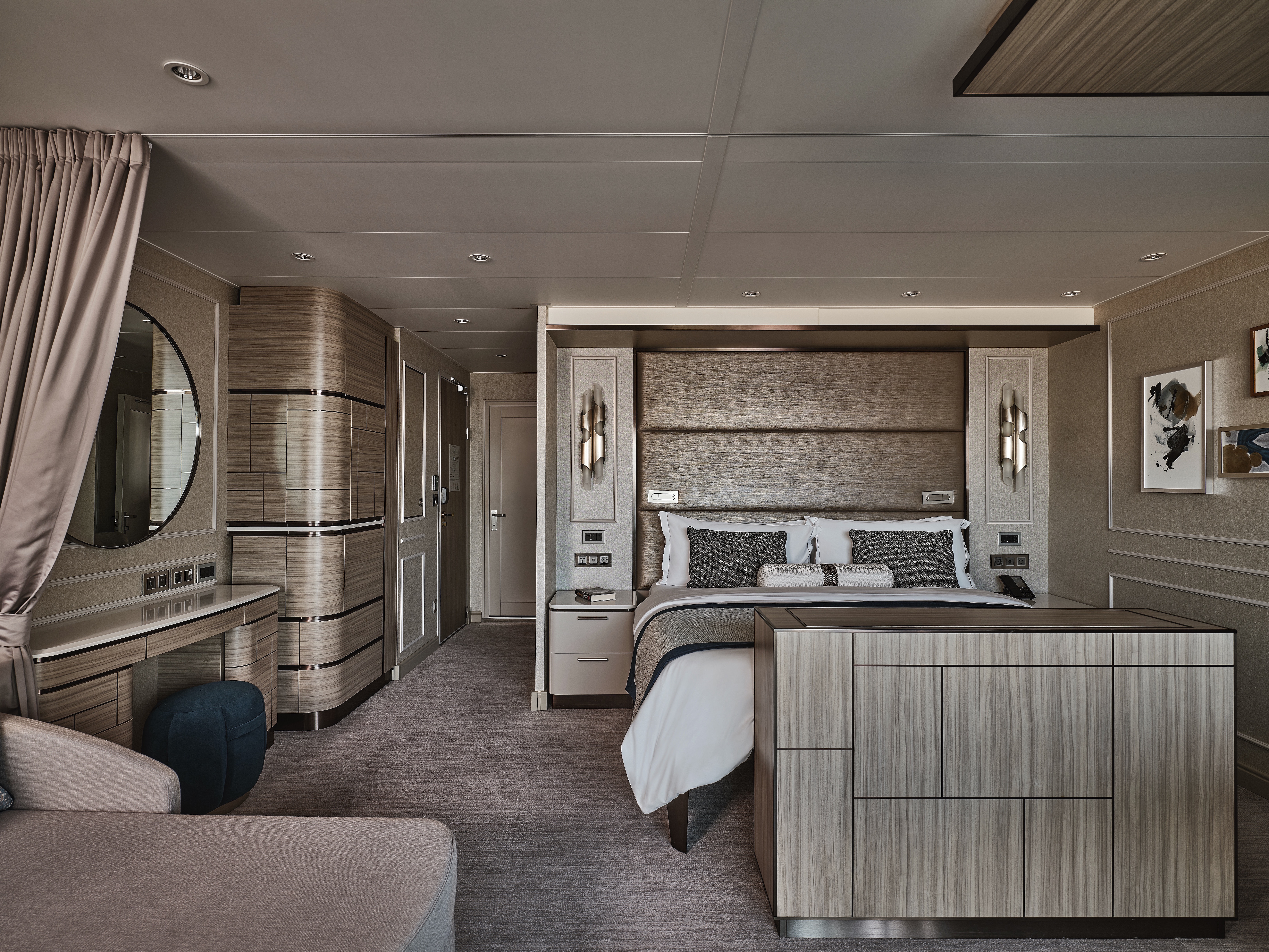 Silversea Cruises Silver Endeavour Silver Suite 2.jpg