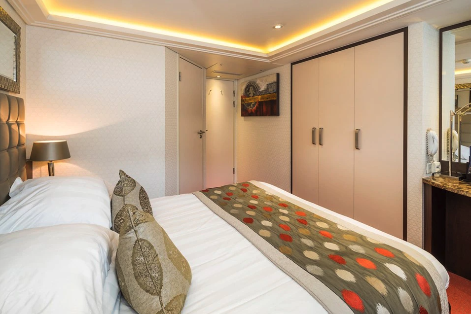 AmaWaterways AmaCerto CAT E 3.png