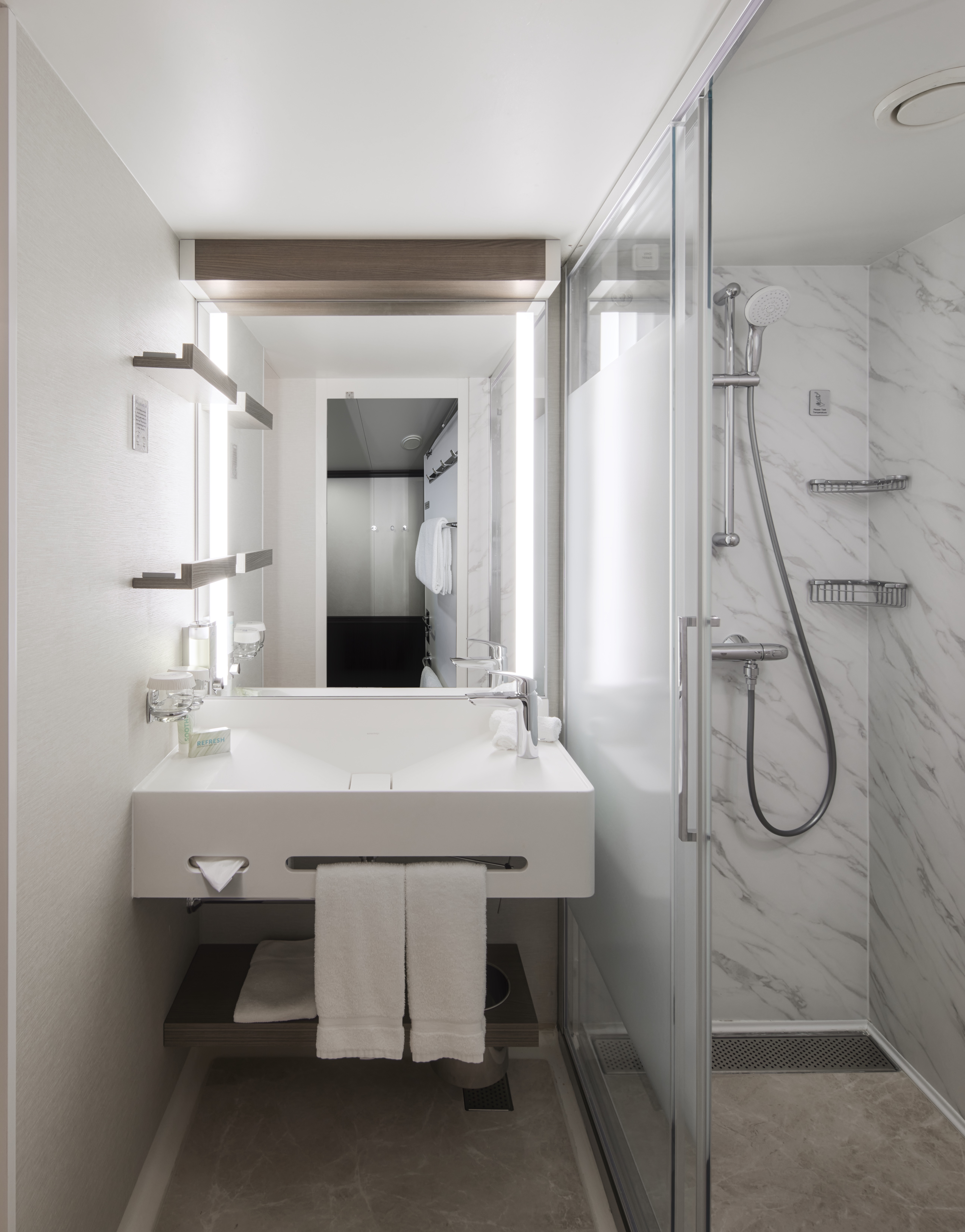 Aft-Facing Club Balcony Suite