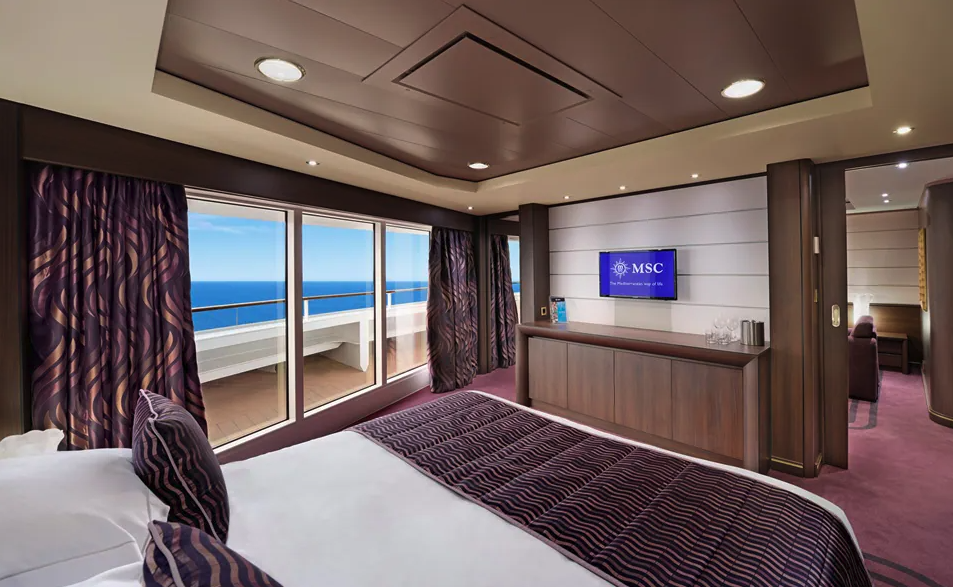 MSC Fantasia: MSC Yacht Club Executive & Family Suite
