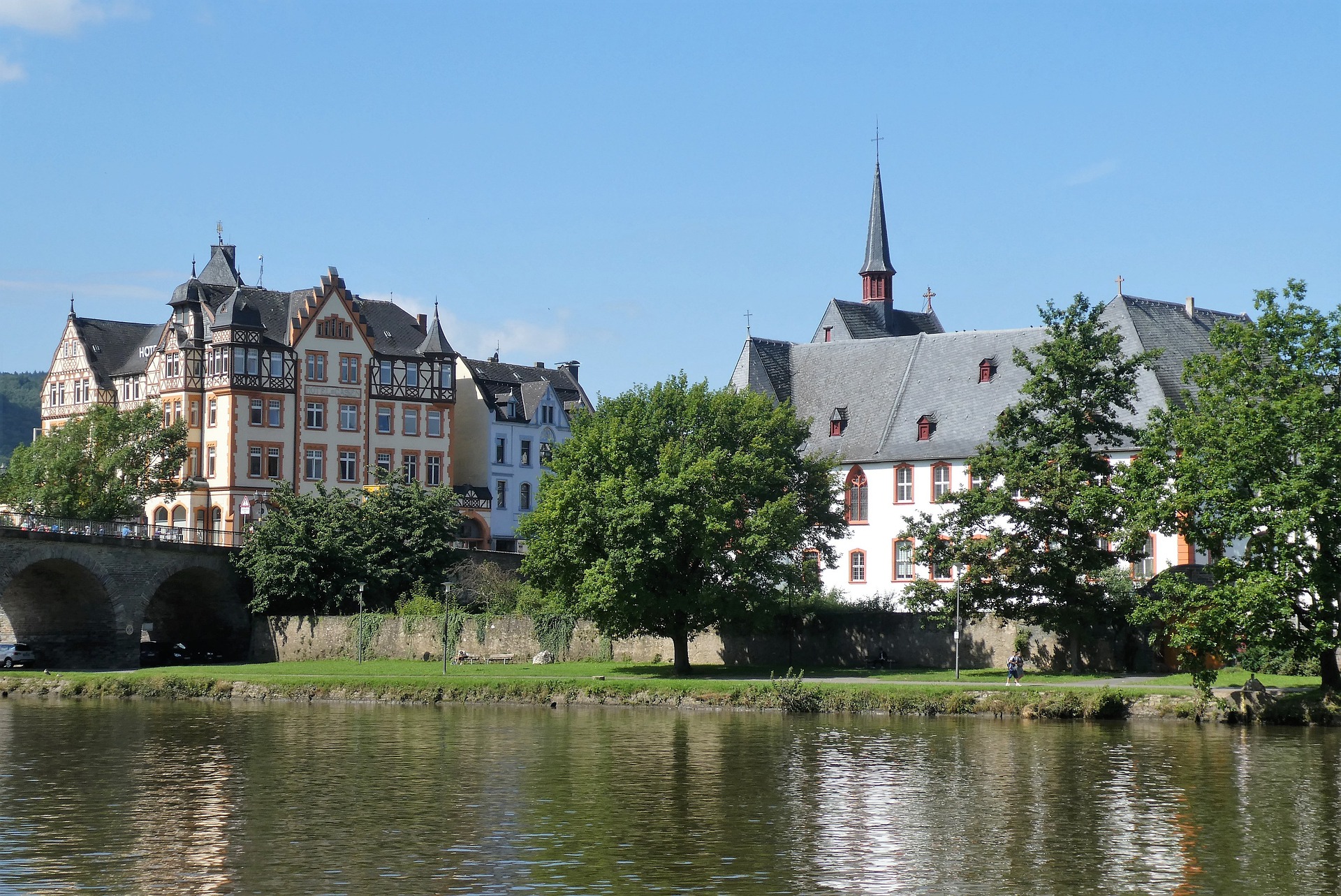 Scenic Rhine, Paris & the Swiss Alps