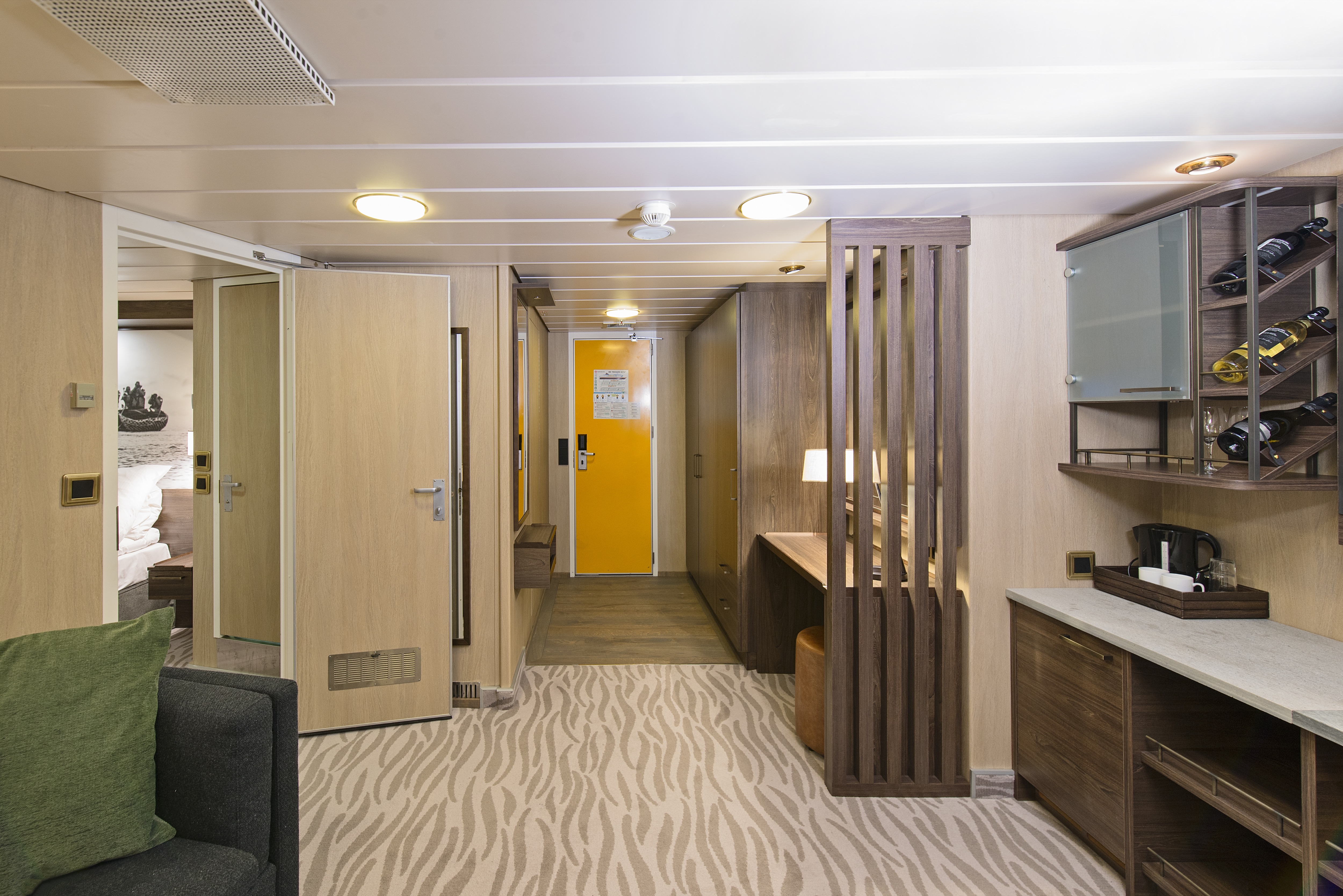 Expedition Suite | Two-bed suite on promenade deck