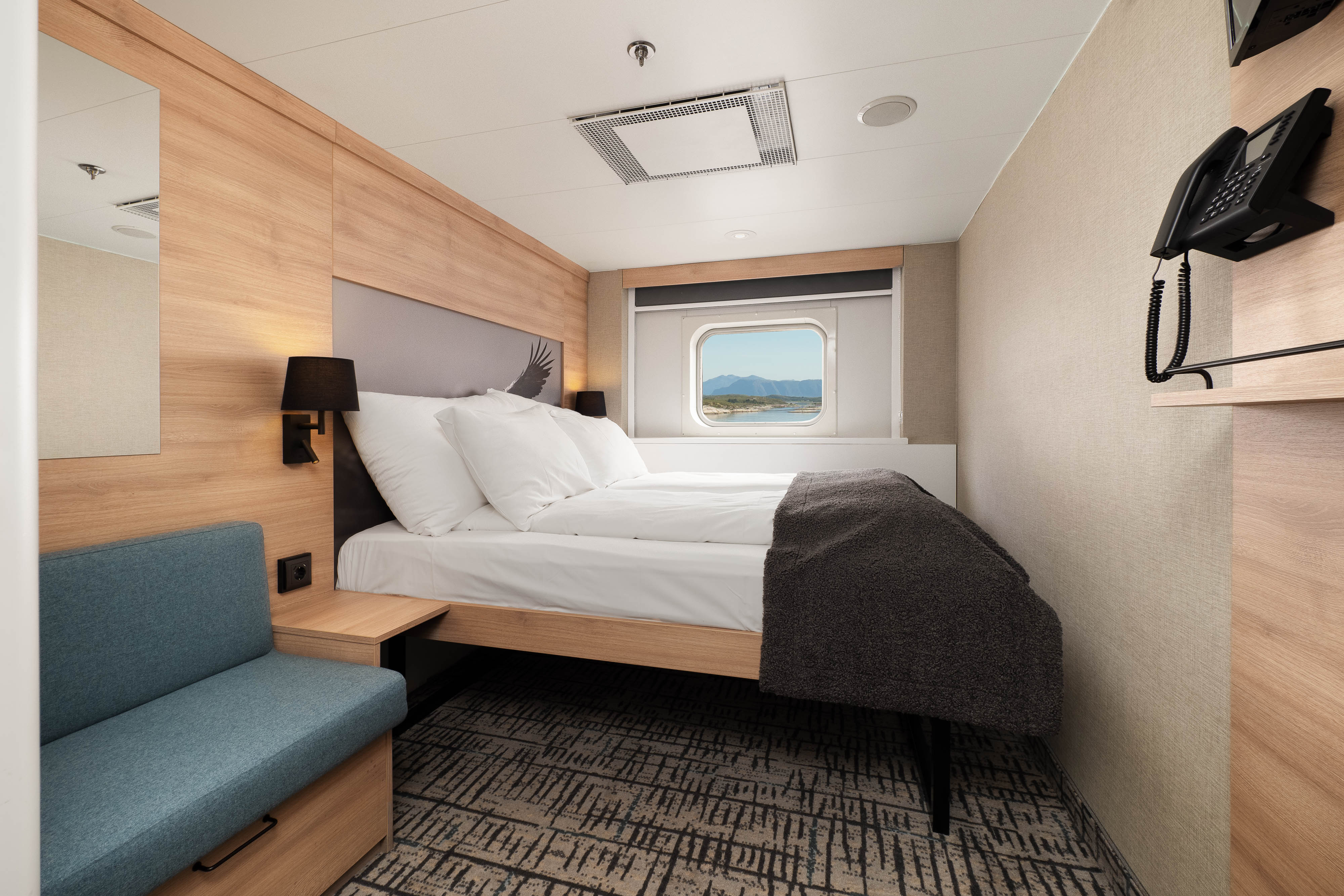 Polar Outside | Double on lower deck with window