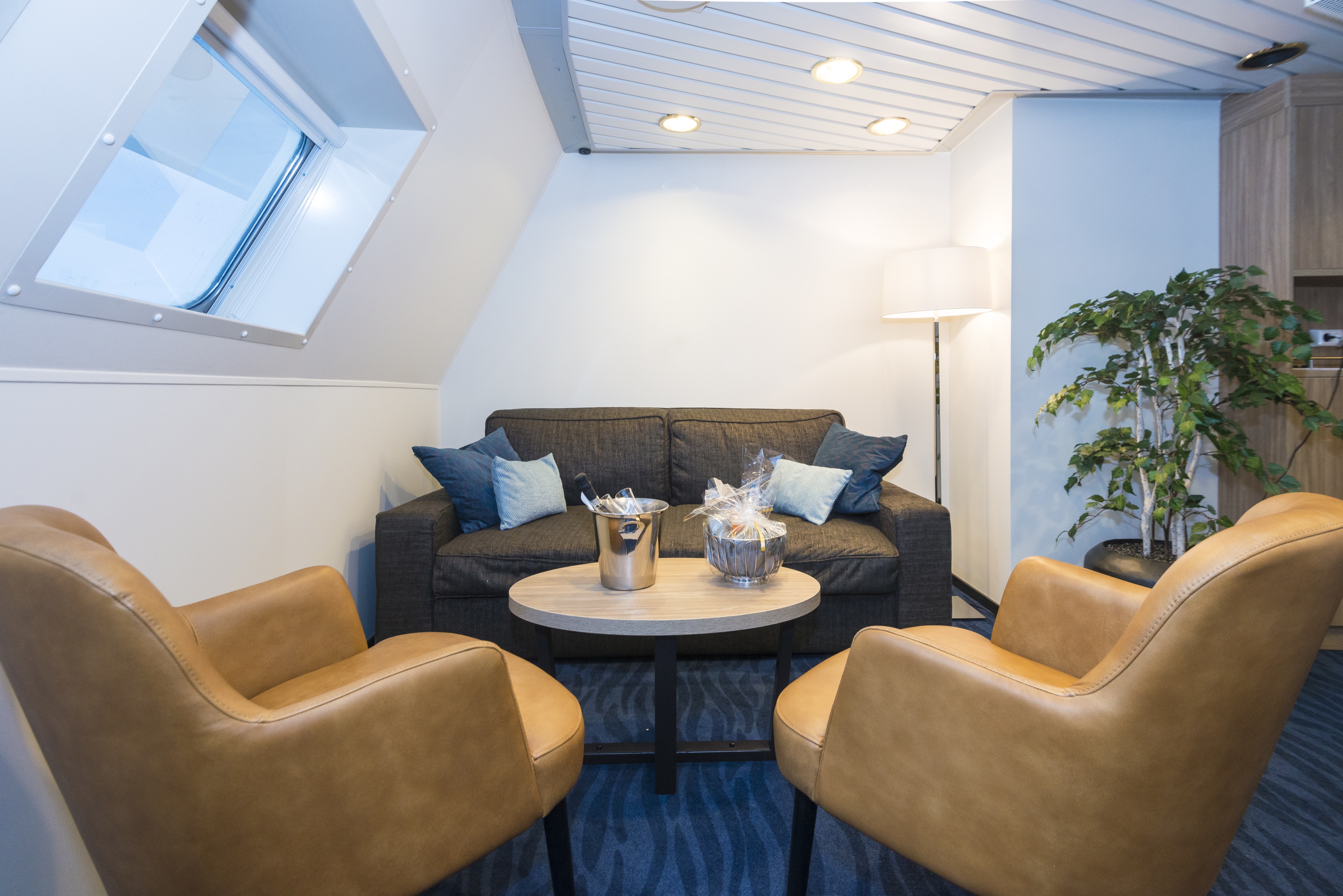 Expedition Suite | Two-bed suite on promenade deck