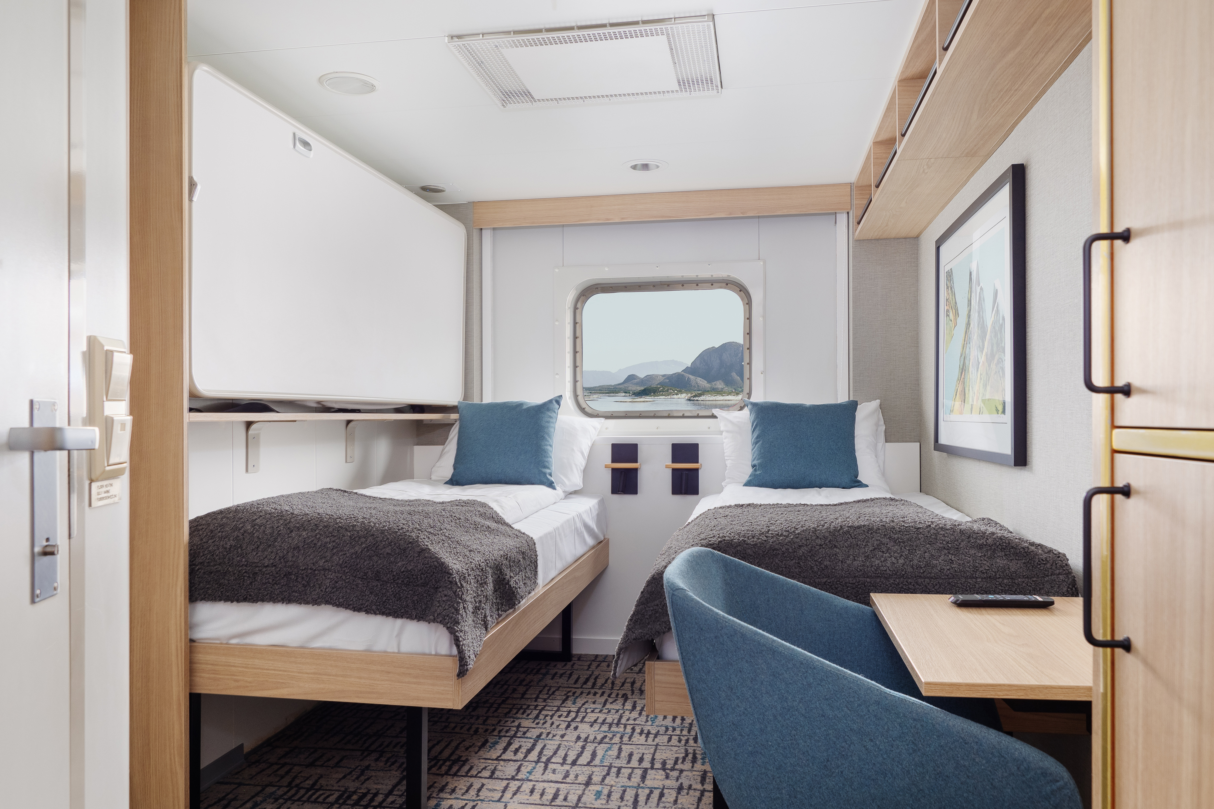 Polar Outside | Middle deck for up to 3 travellers