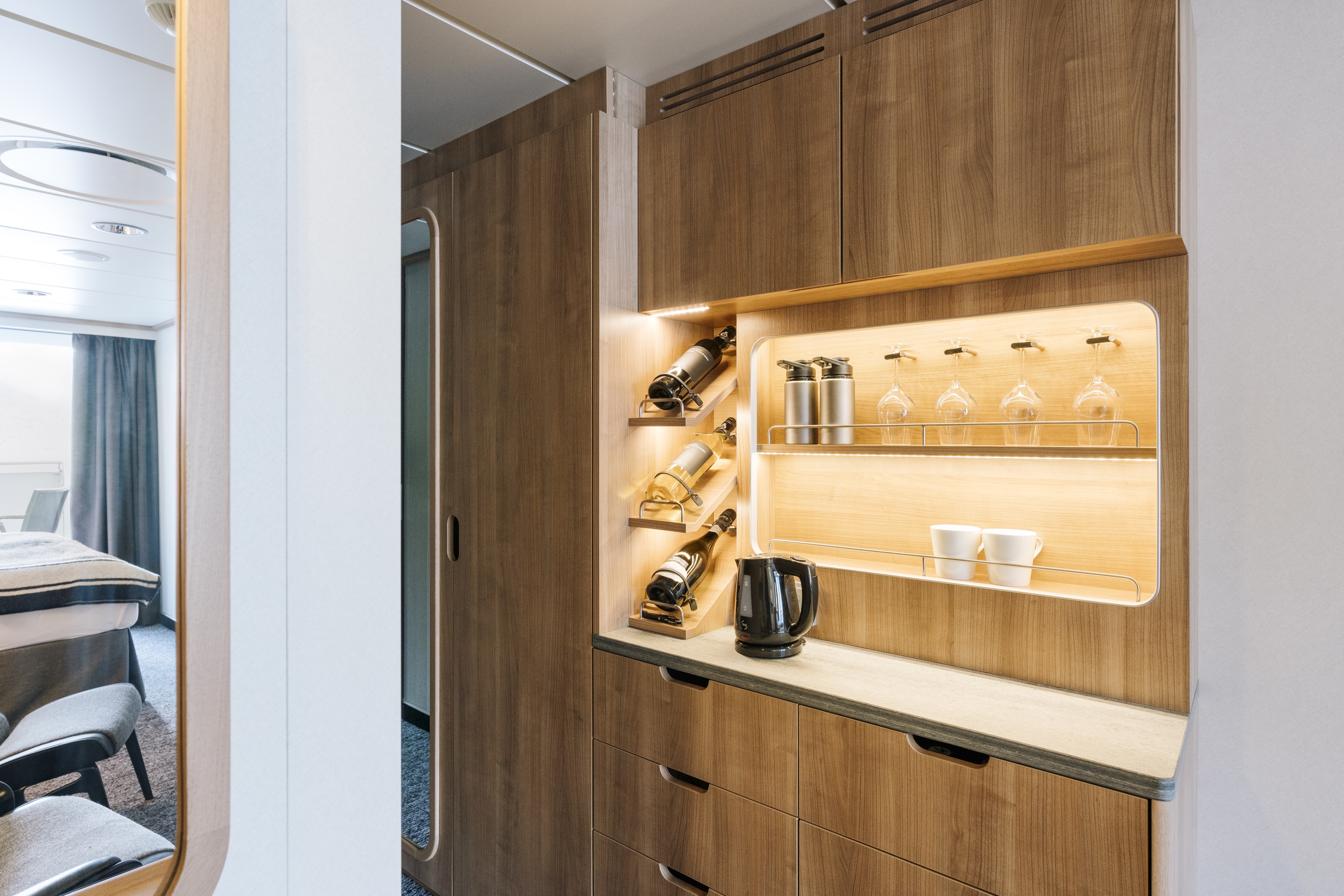 Arctic Superior | Outside cabin - Upper deck