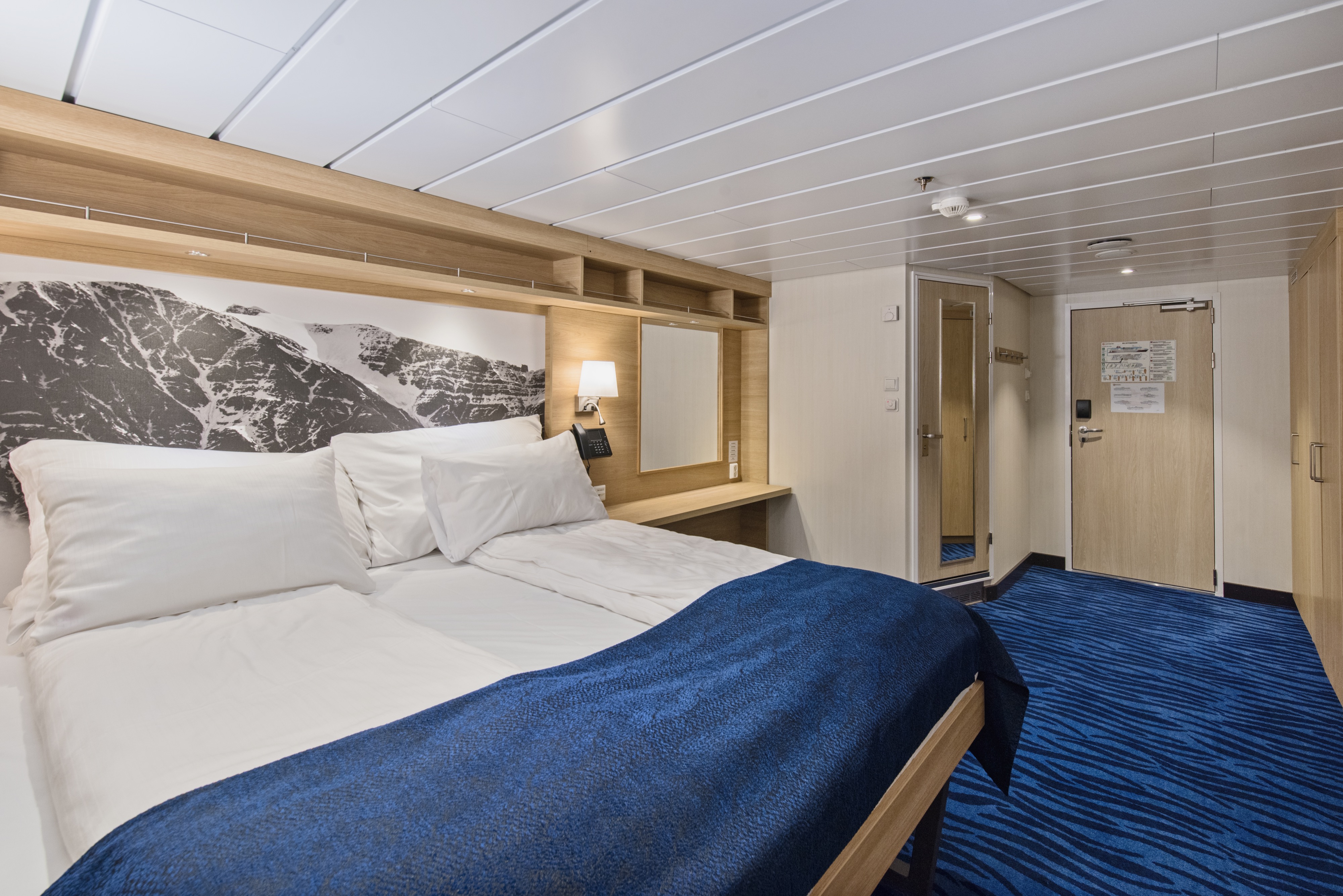 Polar Inside | Larger inside cabin for 2 travellers