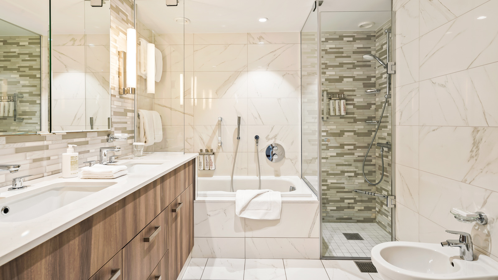 Owner's Suite - 1 bedroom