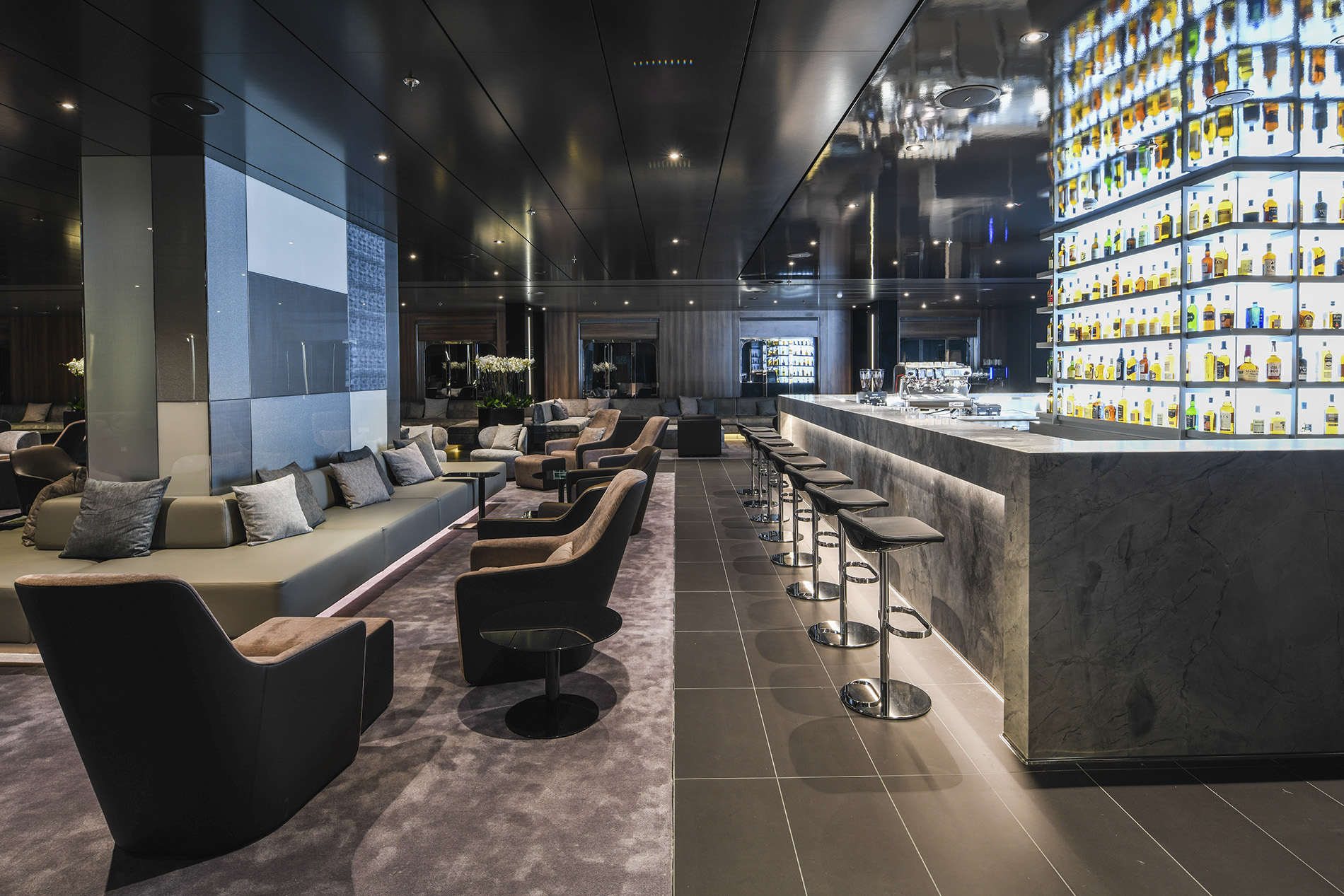 Scenic Lounge