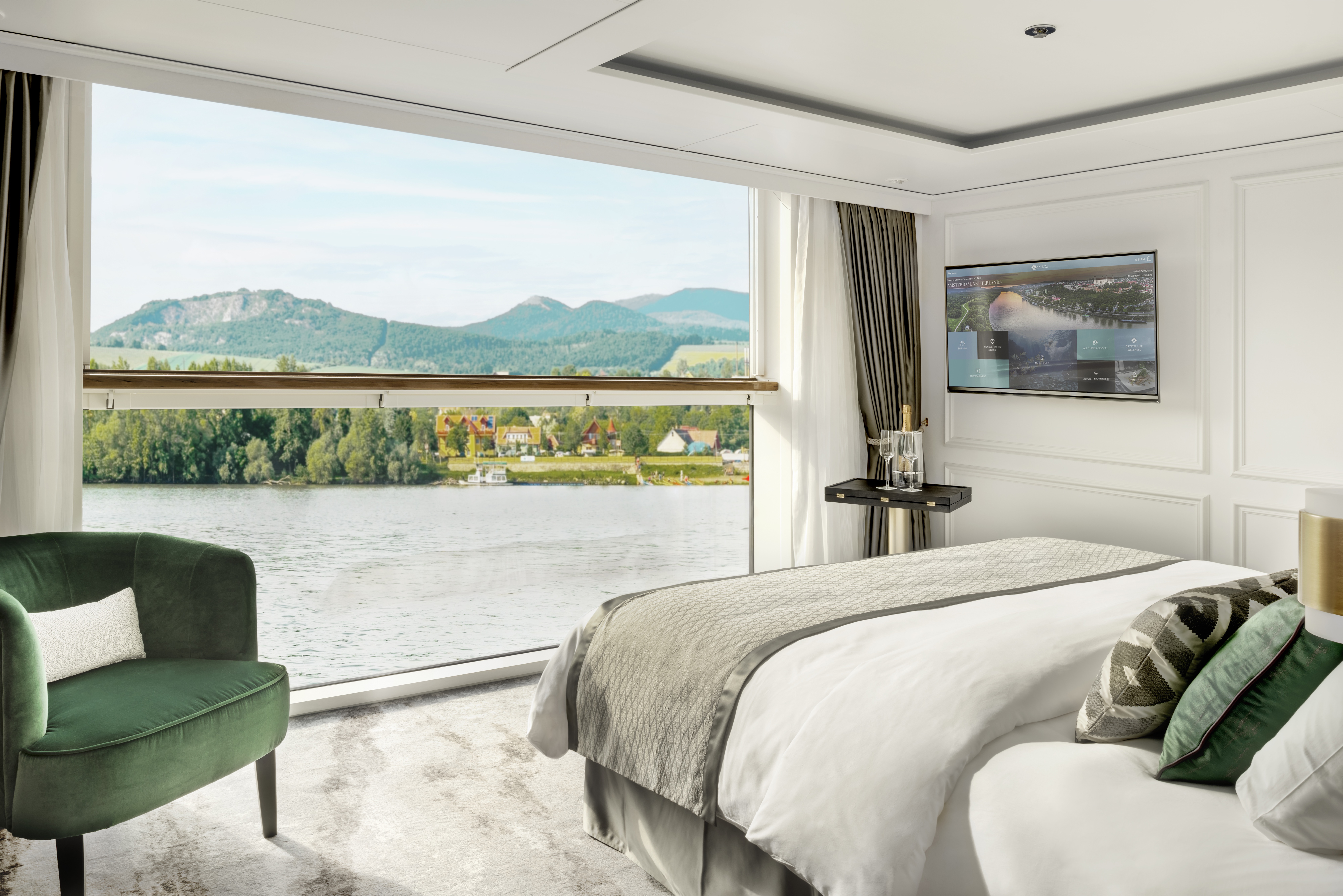 Riverside Luxury Cruises DEBUSSY BACH RAVEL Seahorse and Riverside Suite - Ian Schemper Photography 1.jpg