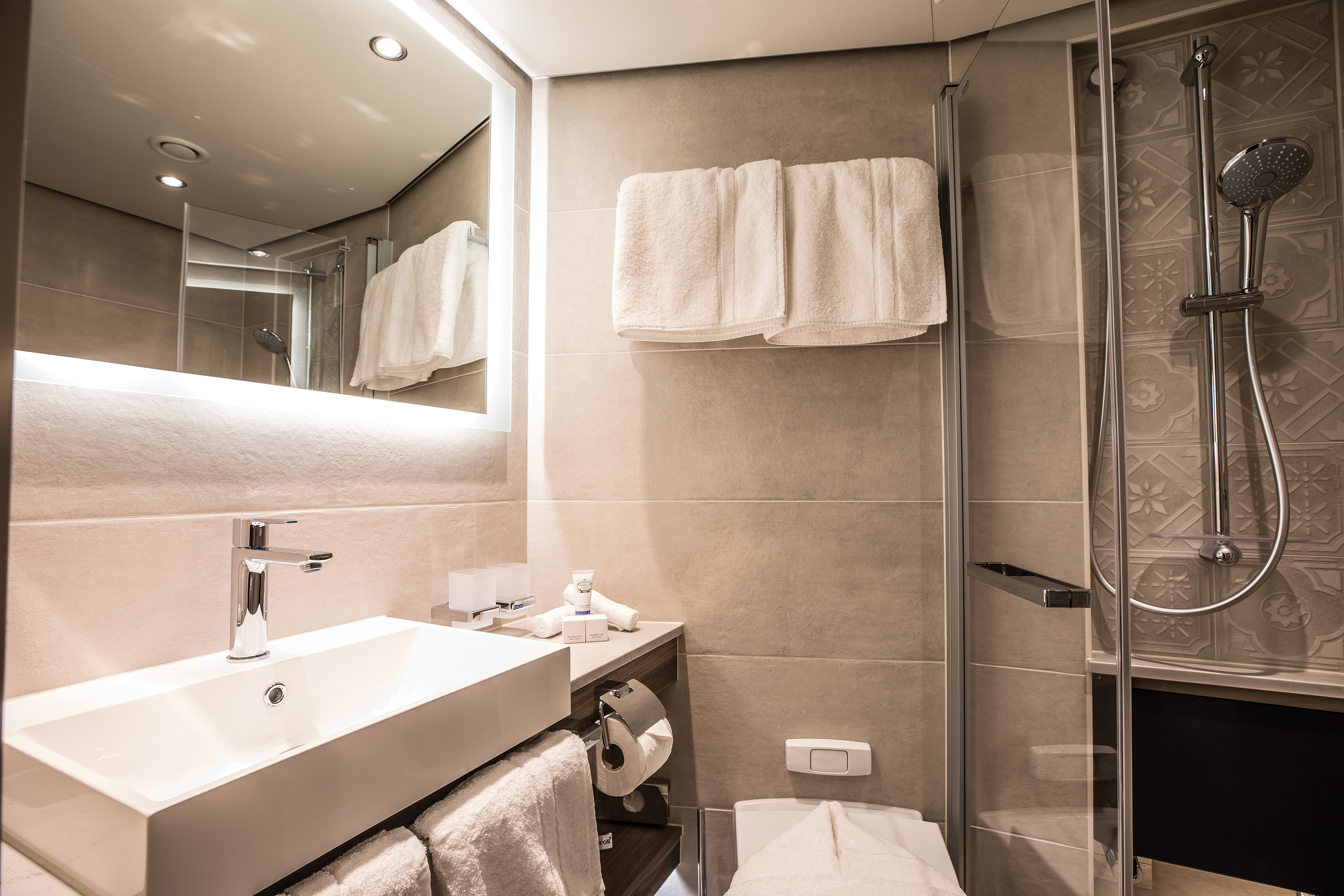 Category 1 Emerald Deck