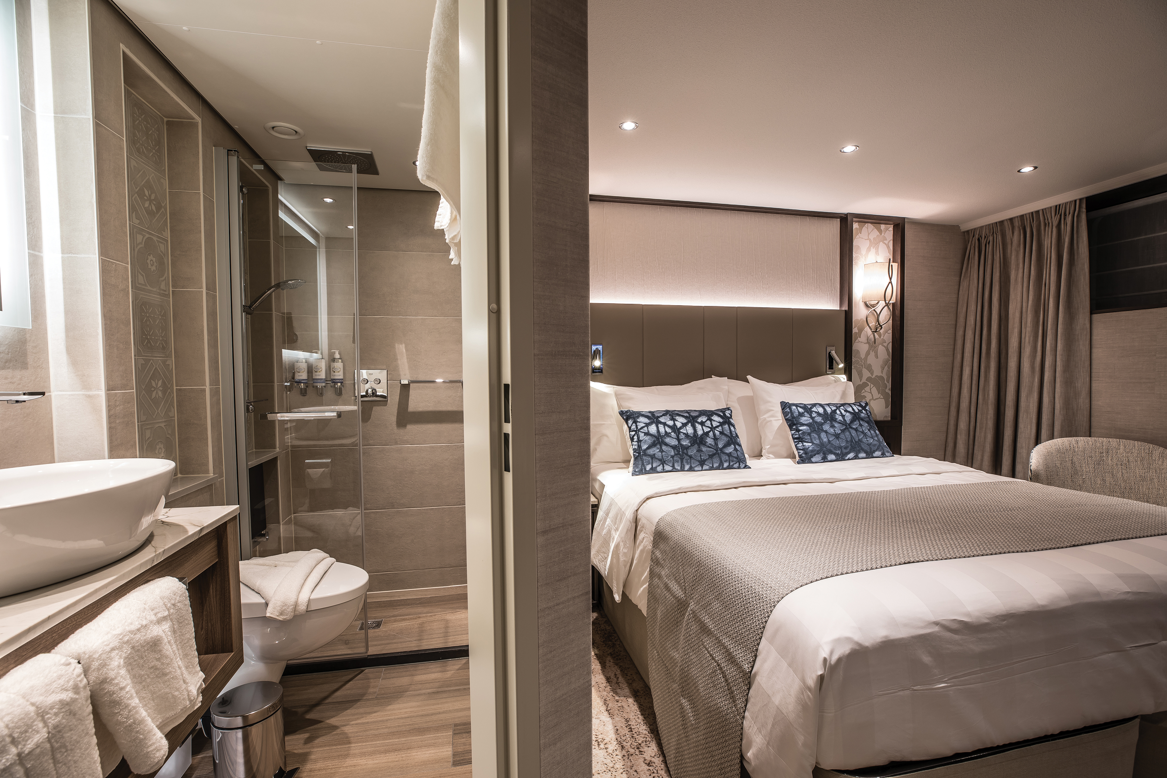 Category 2 Emerald Deck