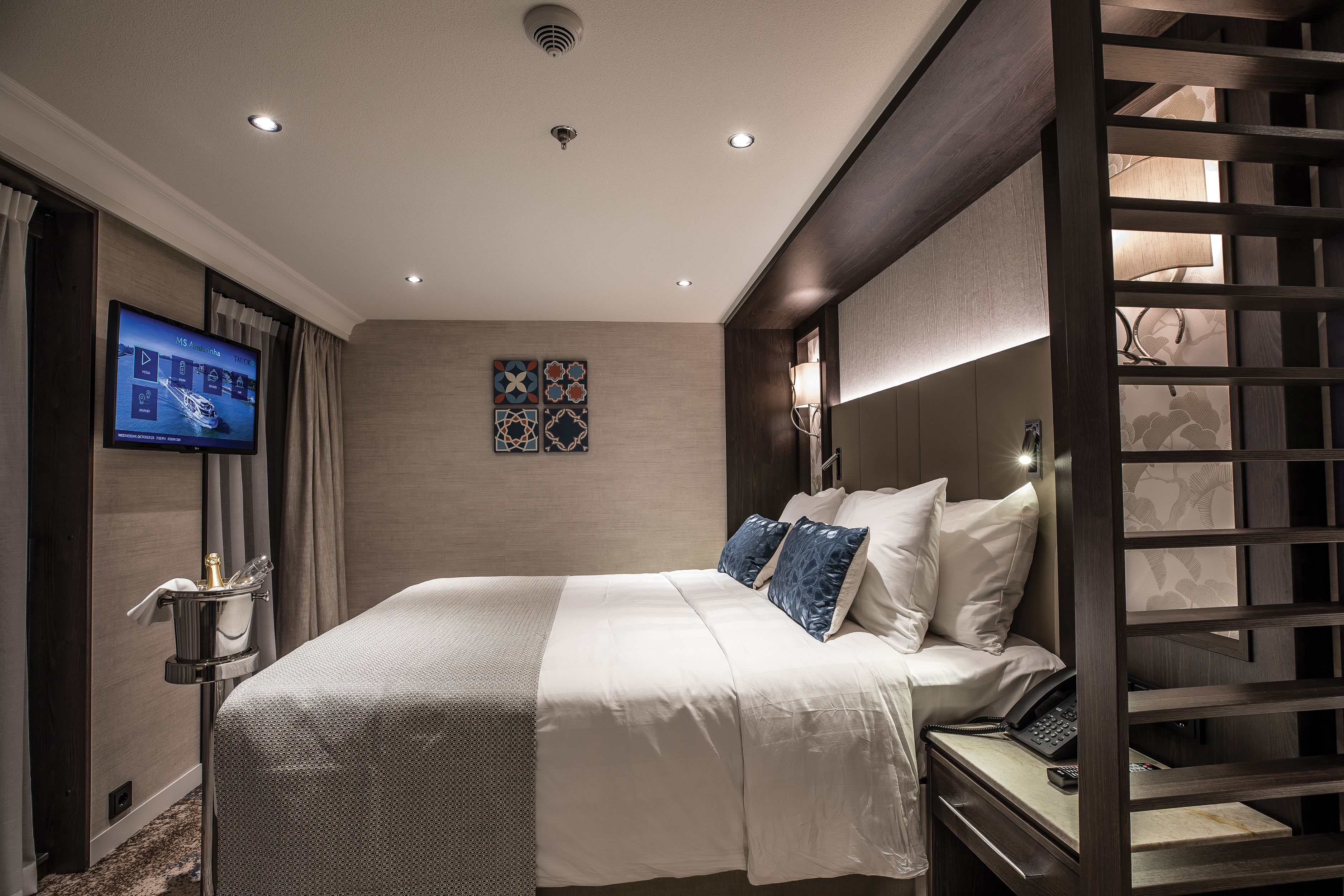 Category 4 Diamond Deck