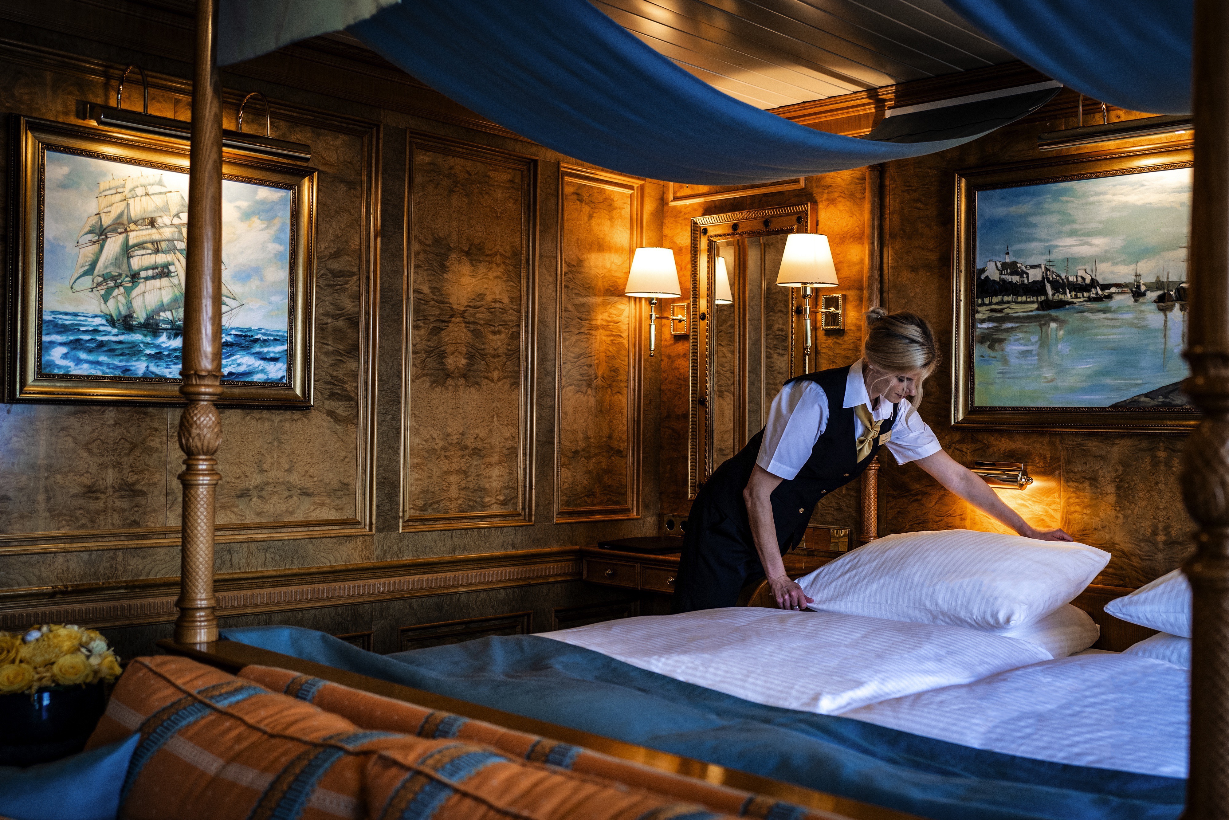 SCC Sea Cloud II Housekeeping - Credit Oxana Salzmann.jpg