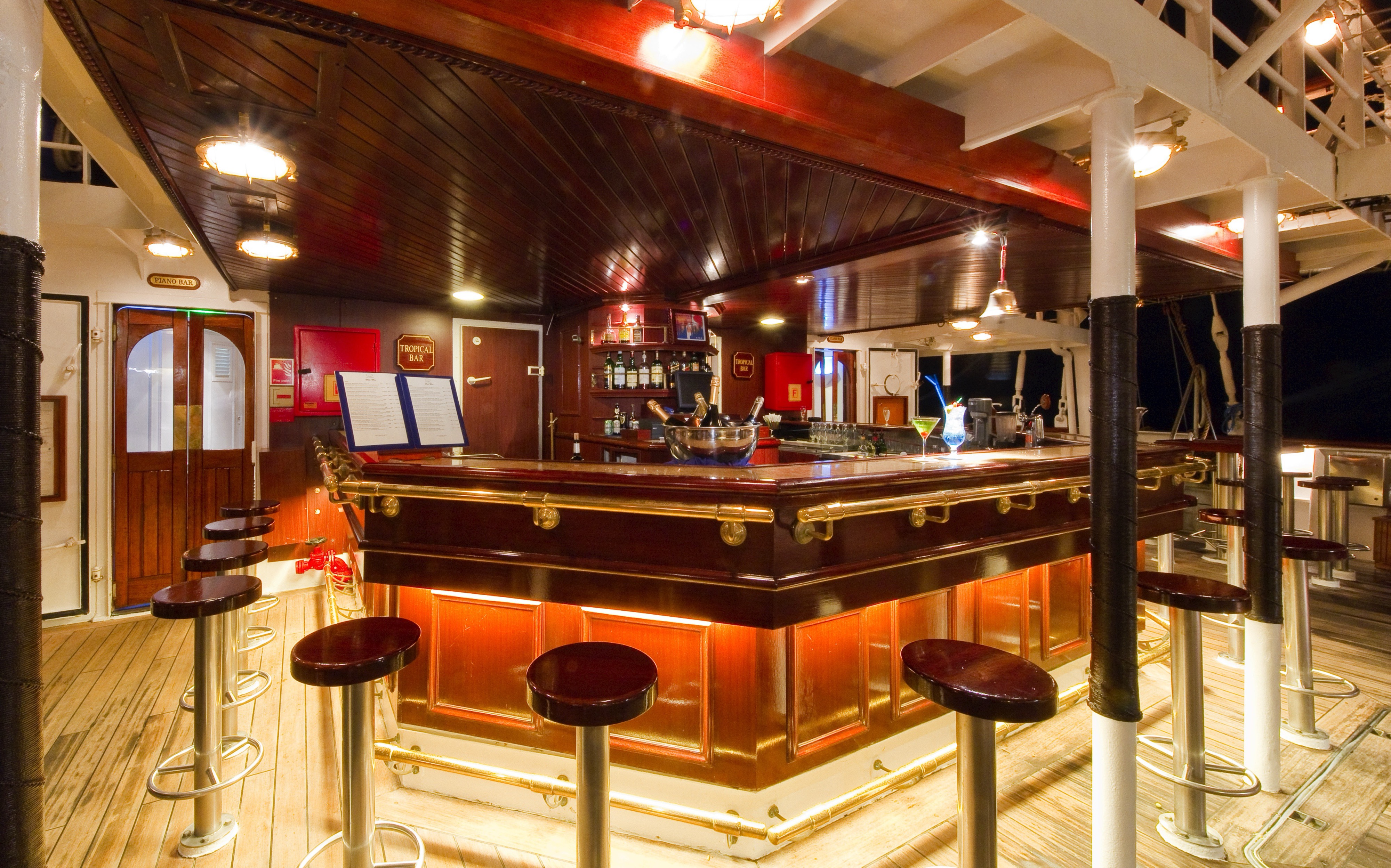 Tropical Bar
