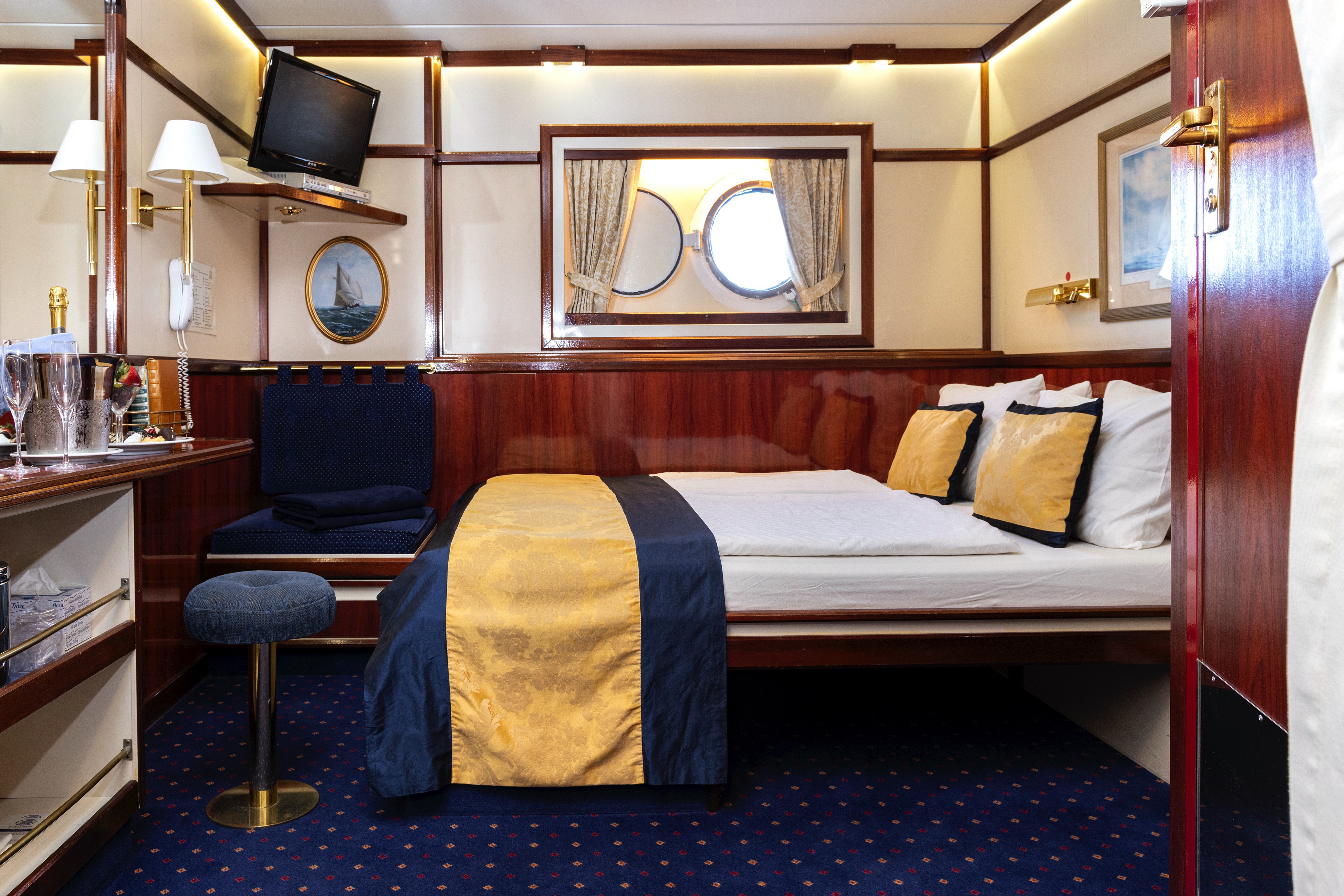 Category 3 - Outside Cabins