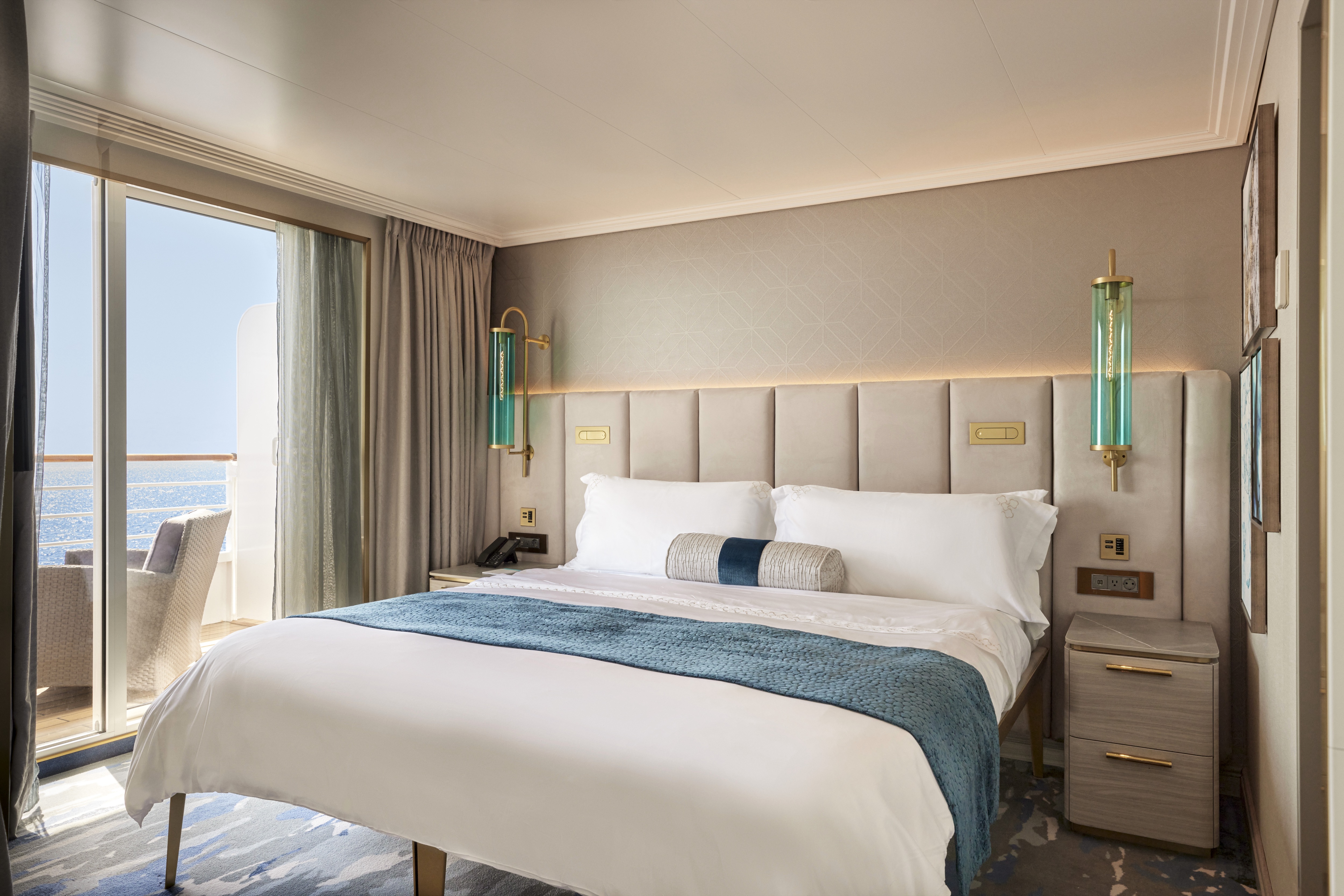 Sapphire Veranda Suite