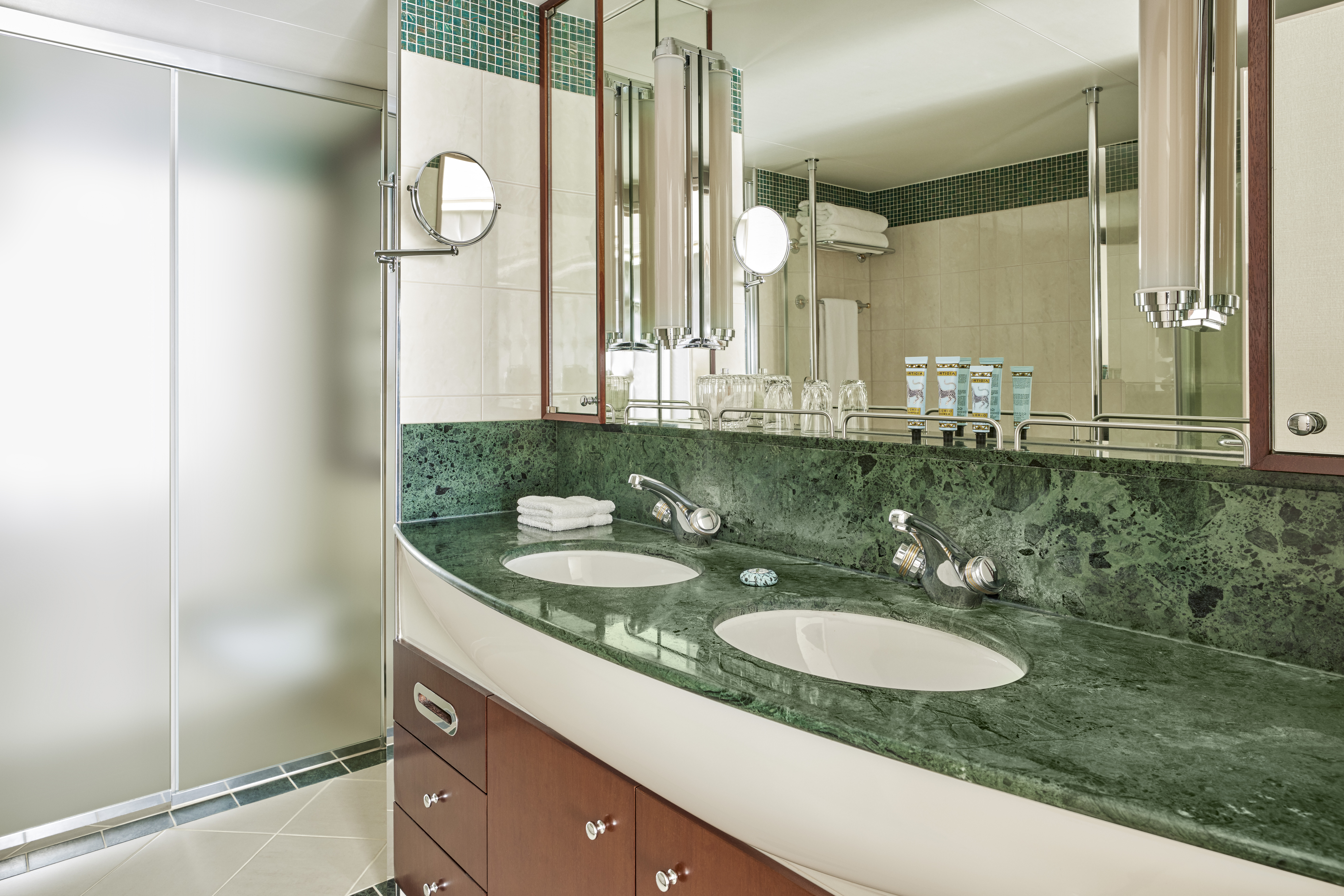 Sapphire Veranda Suite